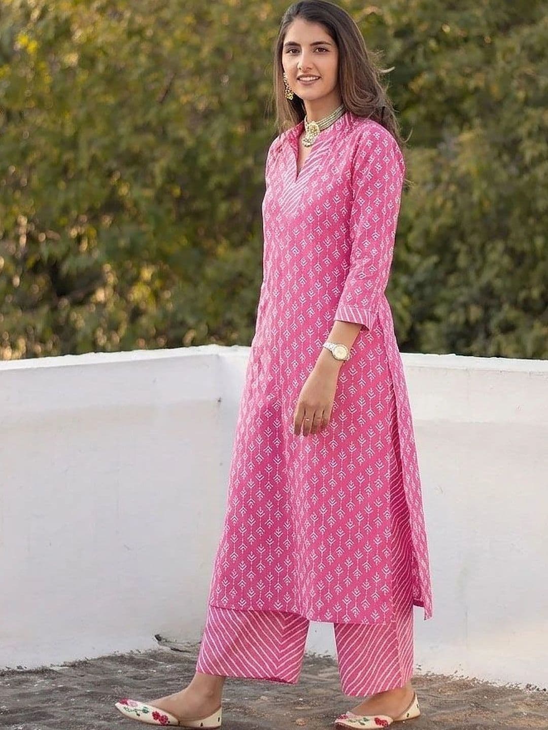 Sangria Women Ethnic Motifs Printed Regular Pure Cotton Kurta with Palazzos thumbnail 2