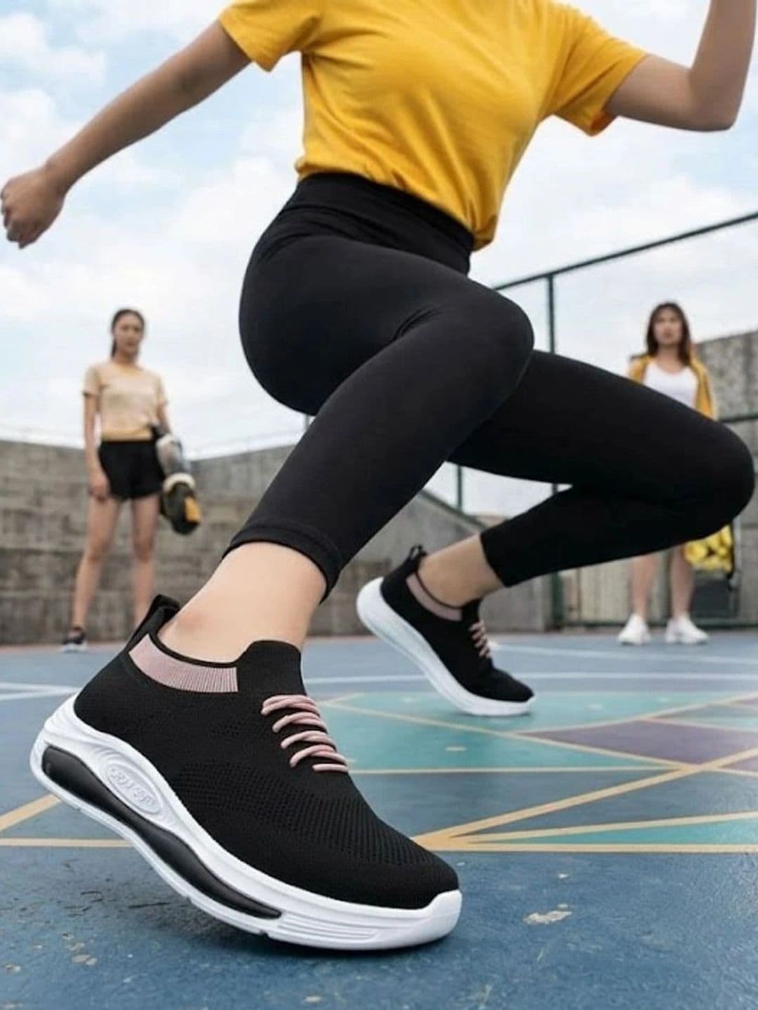 Roadster Women Mesh Training or Gym Non-Marking Shoes thumbnail 7