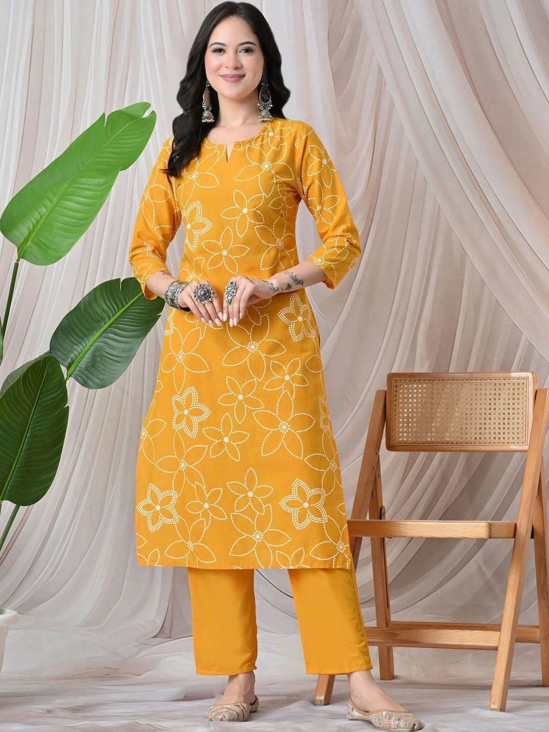 BKApparels Women Floral Printed Regular Pure Cotton Kurta with Trousers thumbnail 7