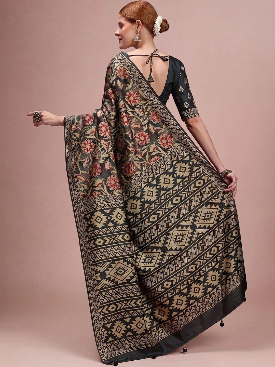 Sangria Floral Silk Blend Designer Block Print Saree thumbnail 4
