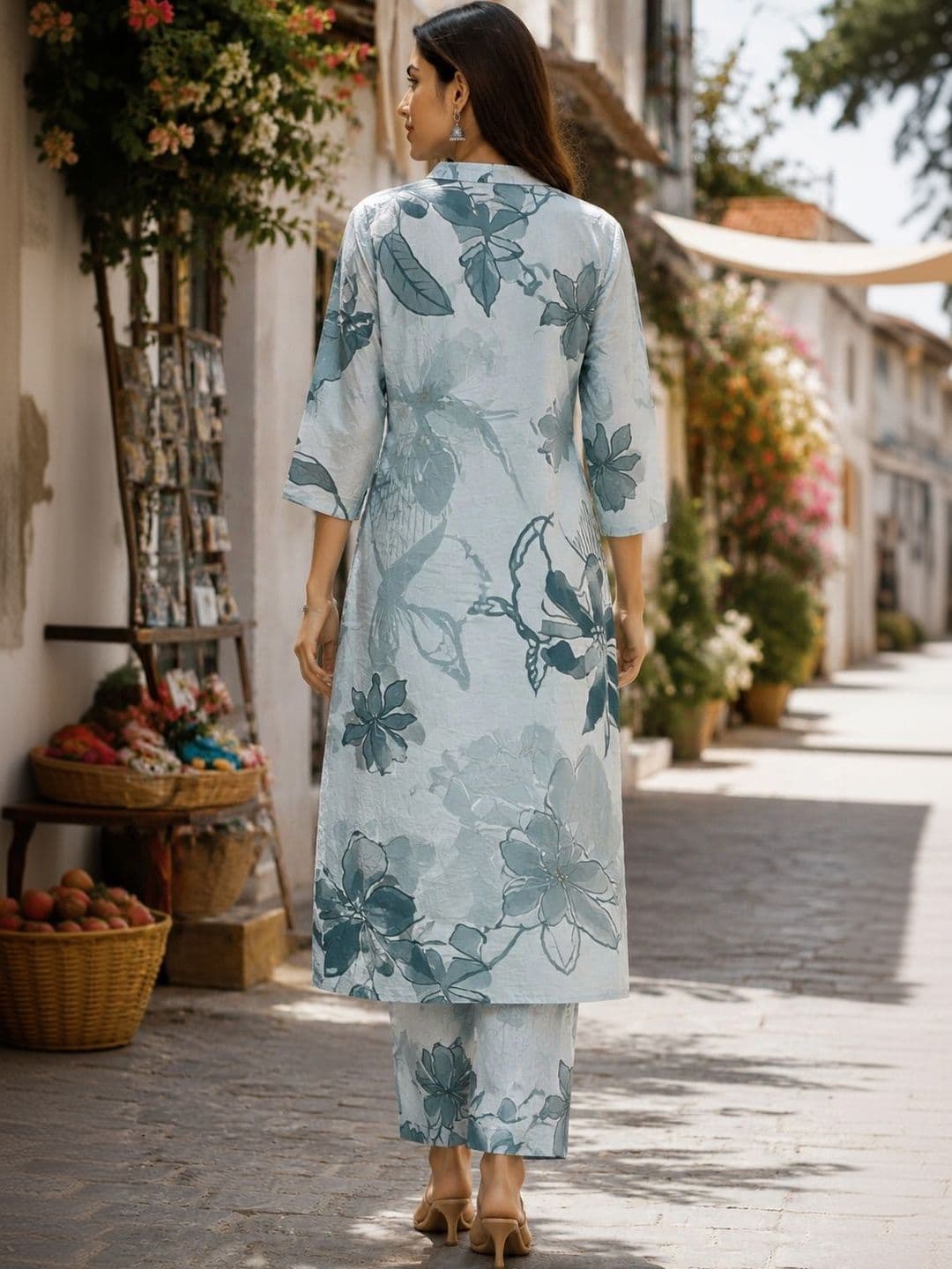 Three Boganvilla Women Floral Printed Regular Kurta with Trousers thumbnail 4