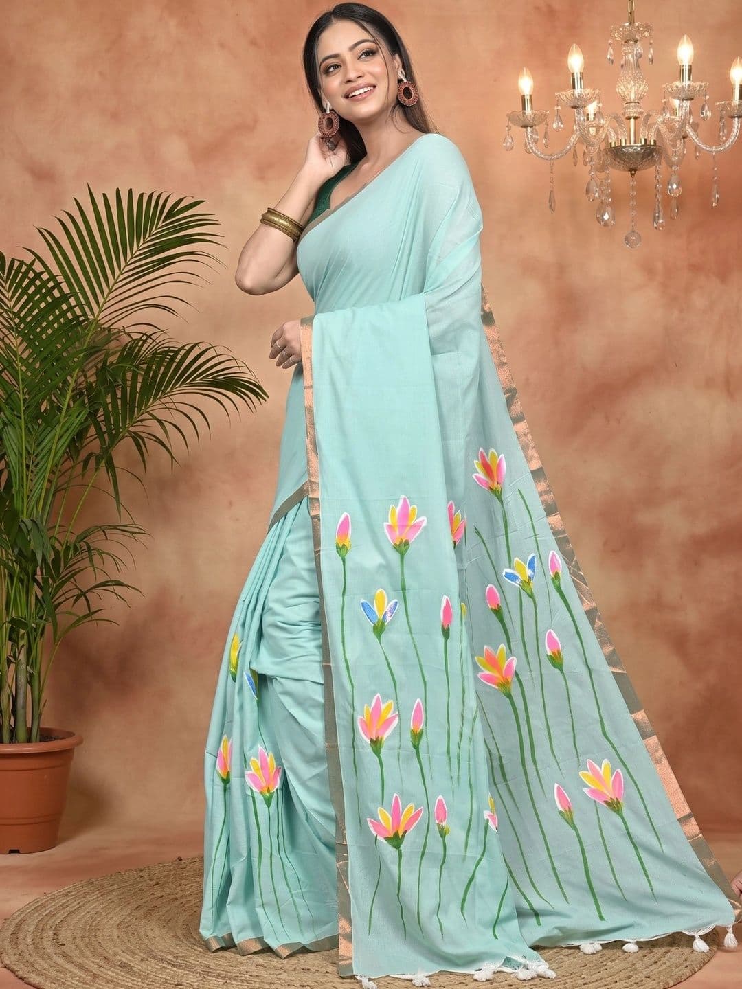 PuJoy Floral Sequinned Pure Cotton Handloom Taant Saree thumbnail 3