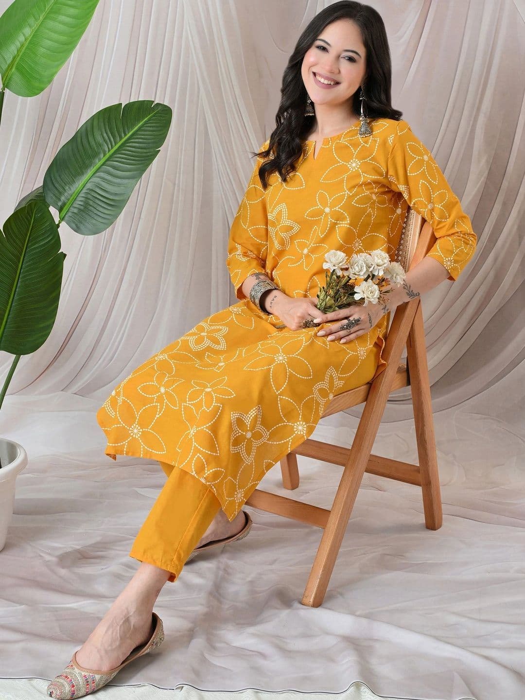 BKApparels Women Floral Printed Regular Pure Cotton Kurta with Trousers thumbnail 6