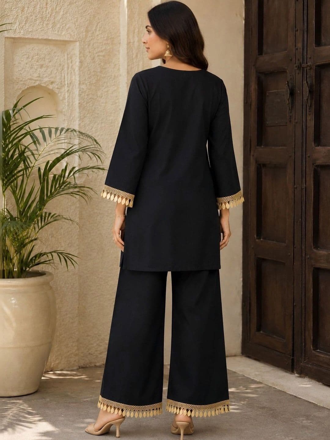 Ibrana Women Ethnic Motifs Embroidered Regular Gotta Patti Kurta with Palazzos thumbnail 2