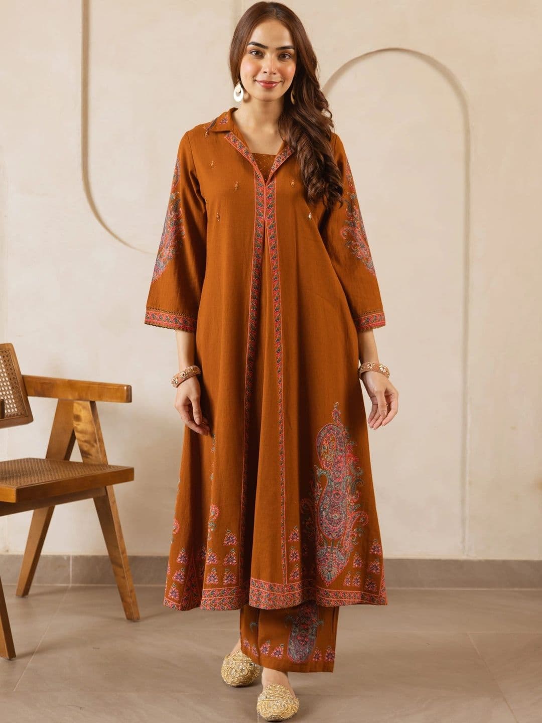 Nehamta Women Ethnic Motifs Embroidered Regular Thread Work Kurta with Trousers - view 1