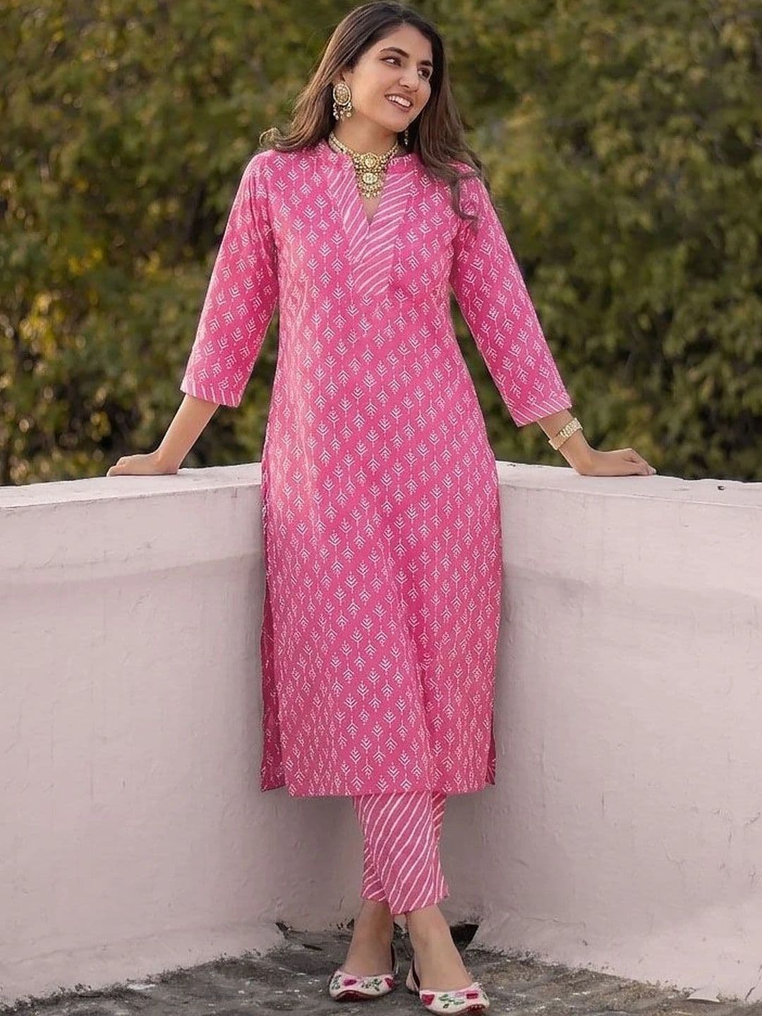 Sangria Women Ethnic Motifs Printed Regular Pure Cotton Kurta with Palazzos - view 1