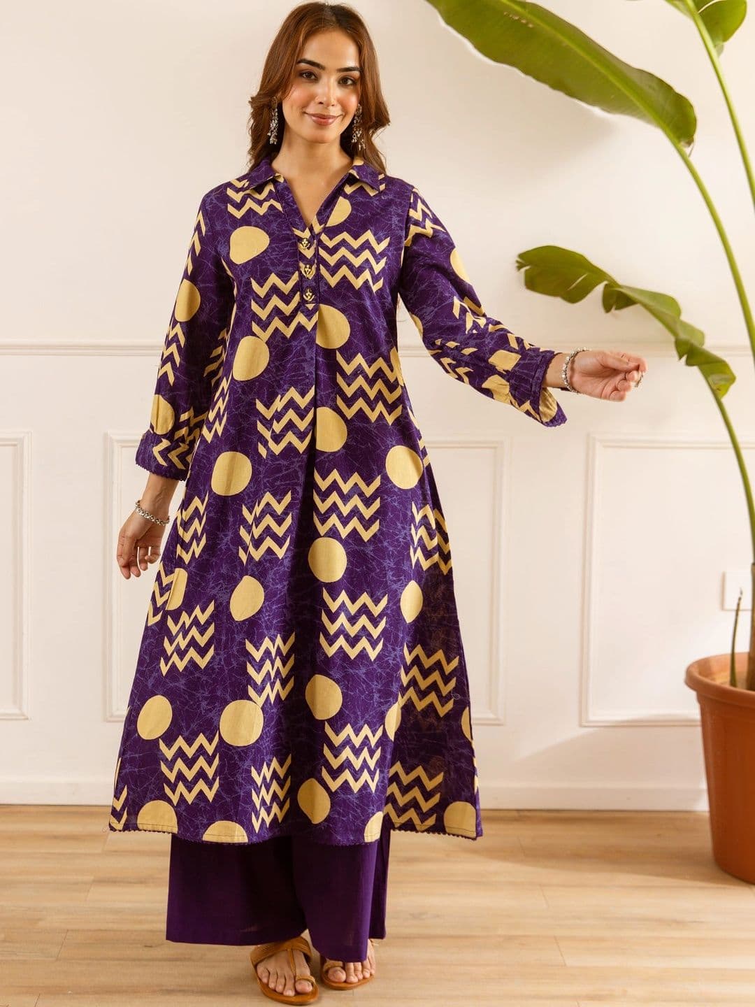 Nehamta Women Printed Regular Kurta with Palazzos - view 1