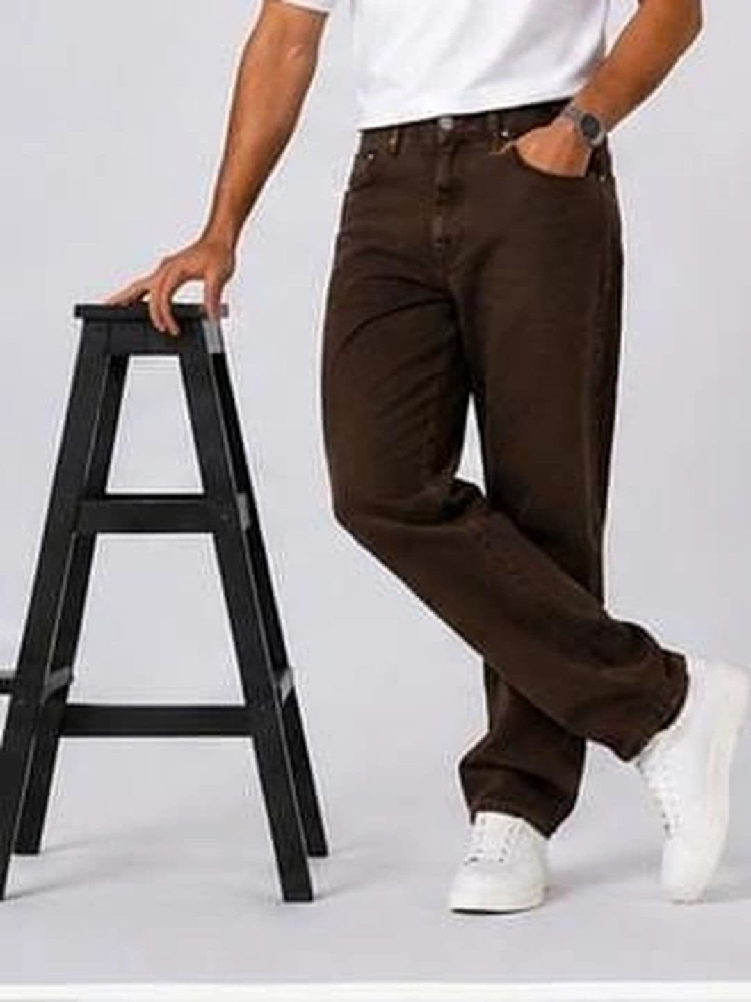 VK CULTURE Men Straight Fit Mid-Rise Light Fade Jeans thumbnail 5