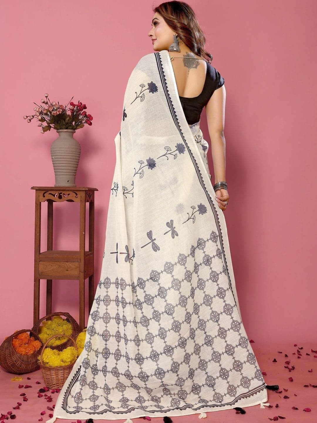 VS MALL Floral Linen Blend Saree thumbnail 3