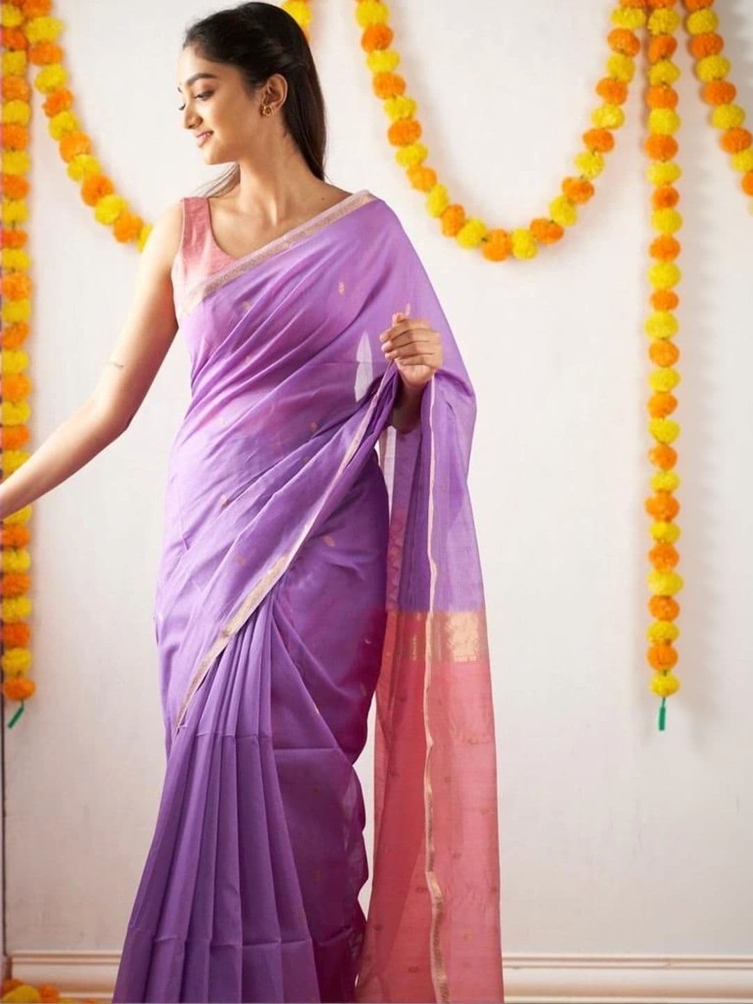HERE&NOW Woven Design Zari Silk Blend Banarasi Saree thumbnail 6