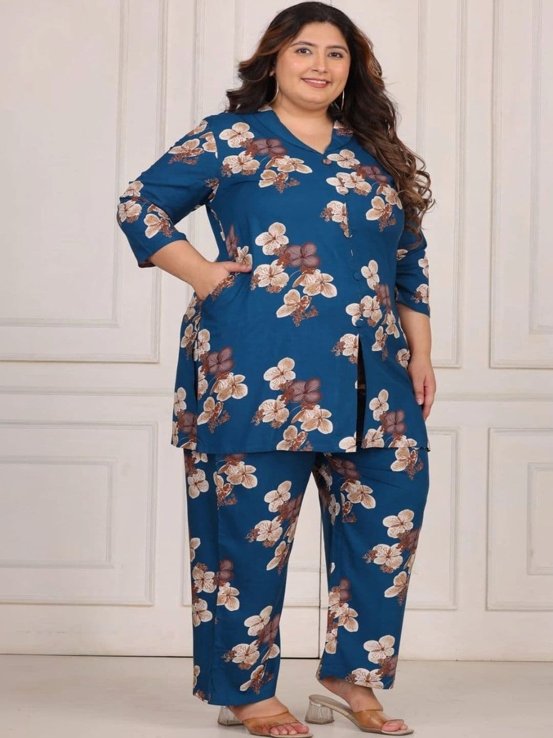 Sandhya's Plus Women Floral Printed Regular Kurta with Pyjamas thumbnail 4