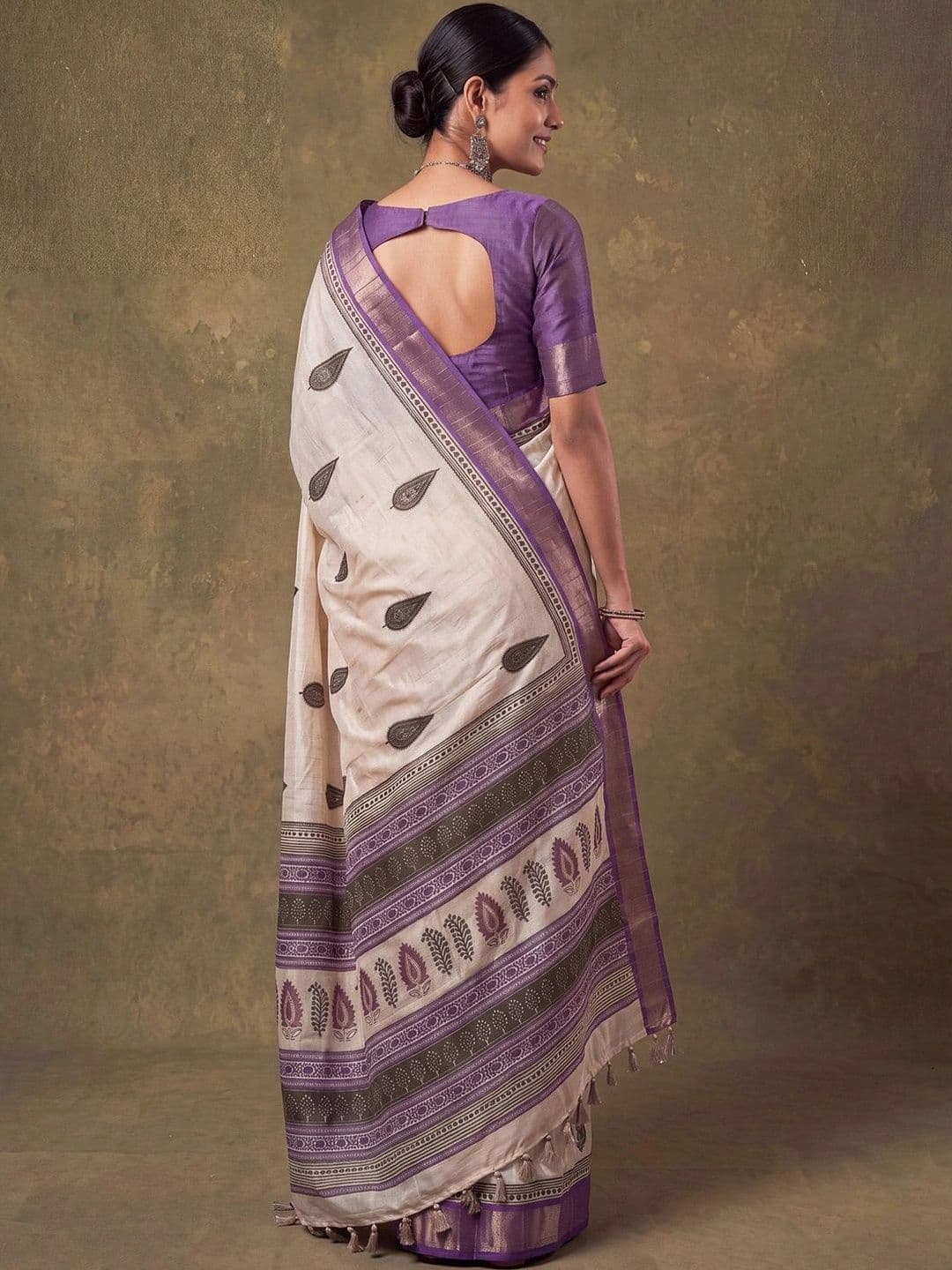 Anouk Ethnic Motifs Silk Cotton Designer Tussar Saree thumbnail 6