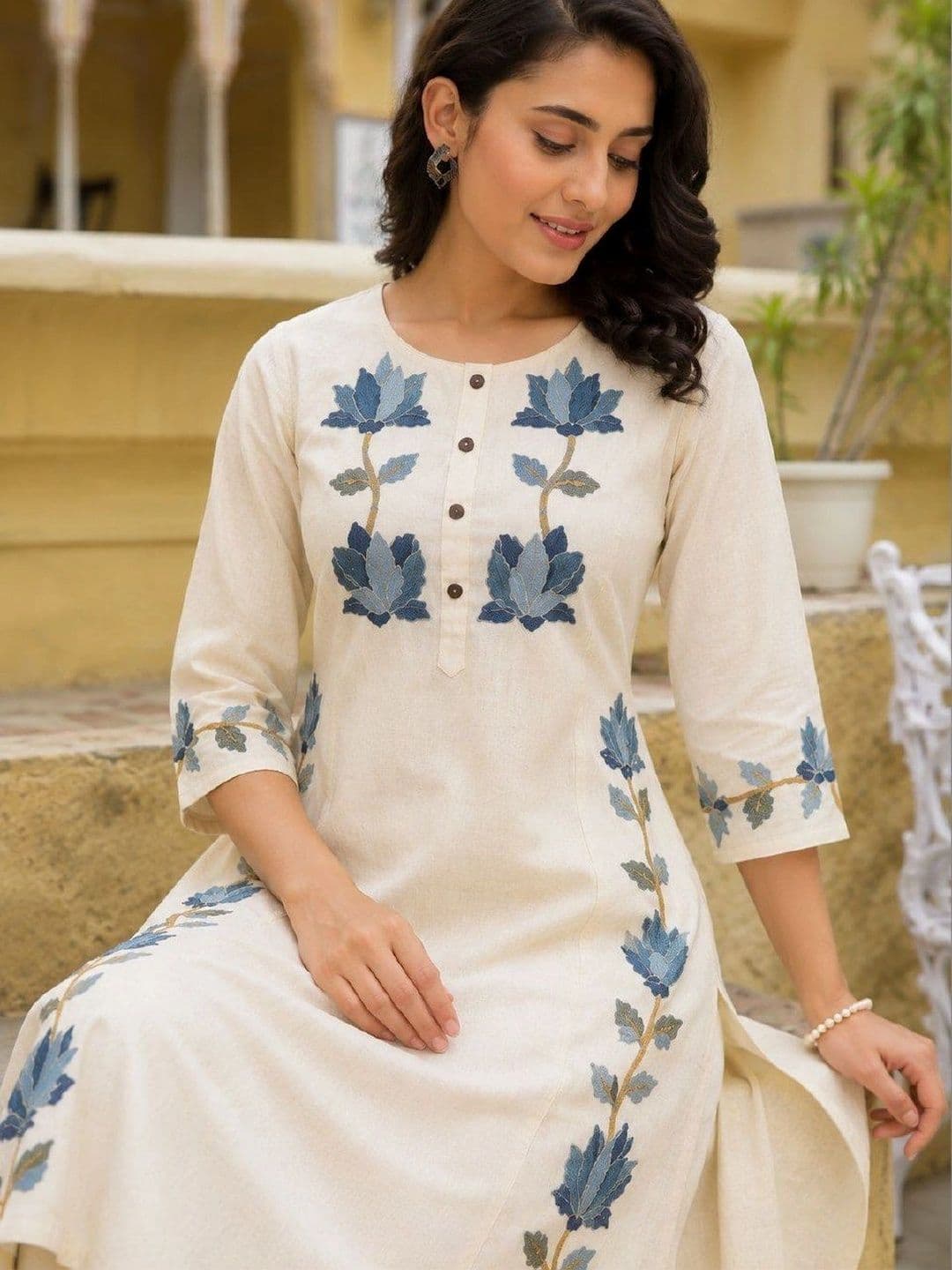 Chandbaali Women Ethnic Motifs Embroidered Pure Cotton Kurta with Trousers thumbnail 3