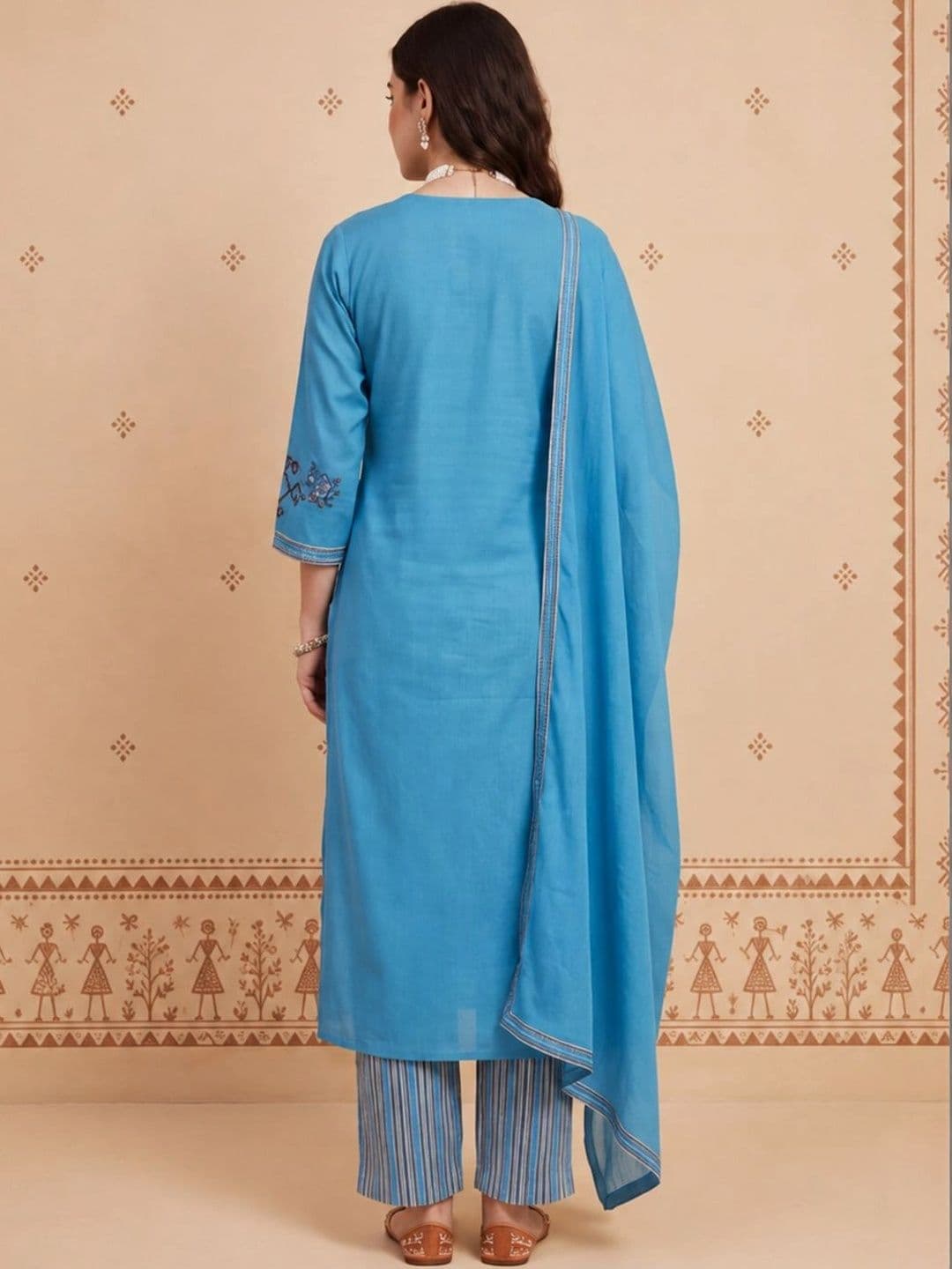 Anouk Women Ethnic Motifs Embroidered Regular Thread Work Pure Cotton Kurta with Trousers & With Dupatta thumbnail 2