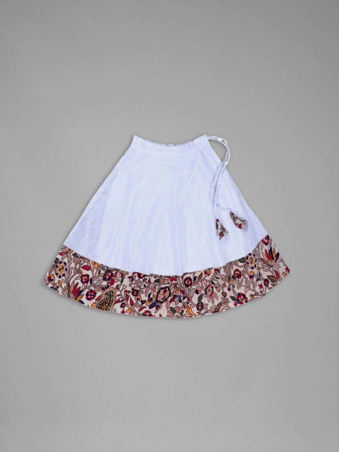 VidiRna Girls Printed Ready to Wear Lehenga & thumbnail 2