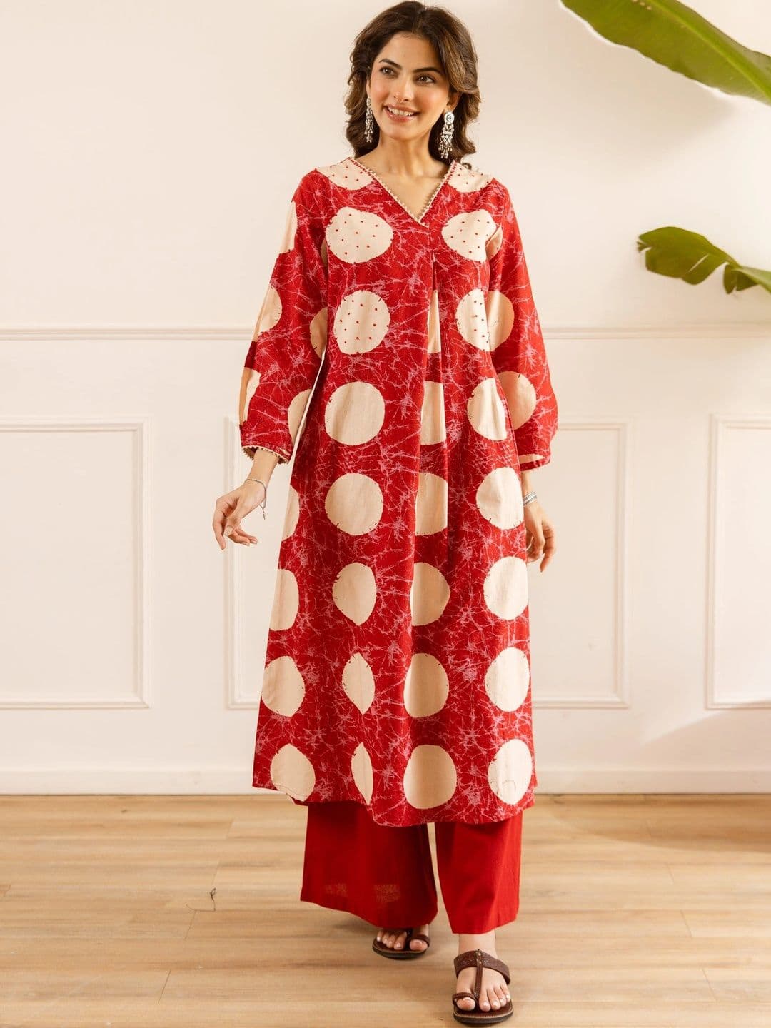 Nehamta Women Printed Regular Kurta with Palazzos - view 1