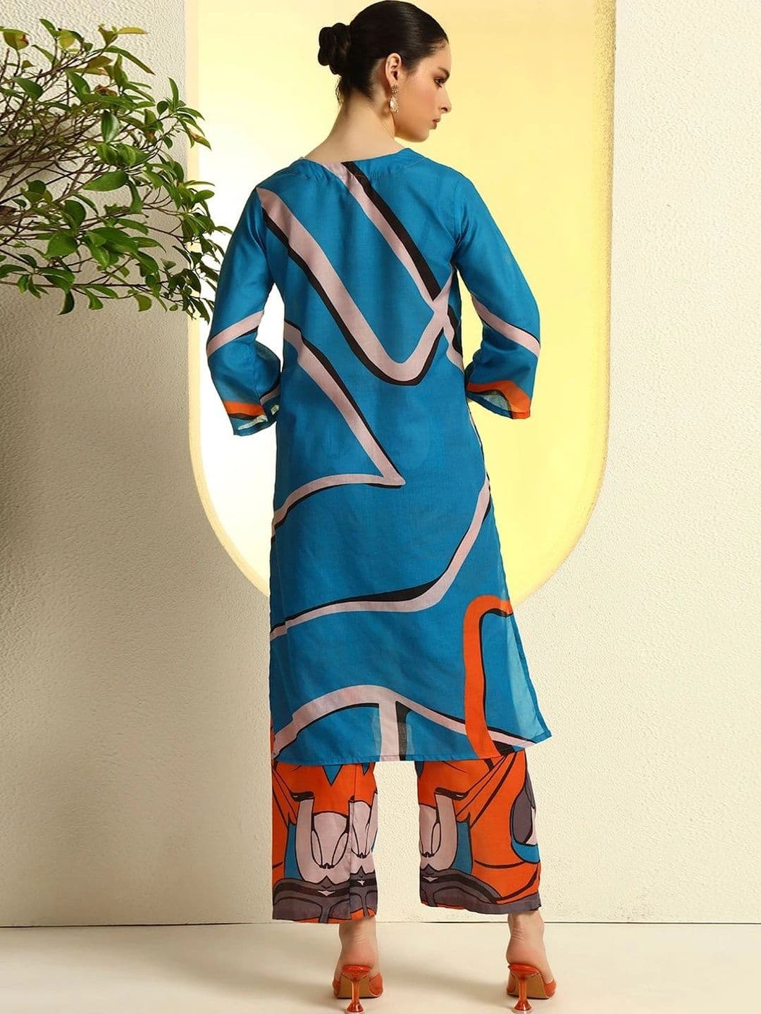 DAARI Women Printed Regular Kurta with Palazzos thumbnail 3