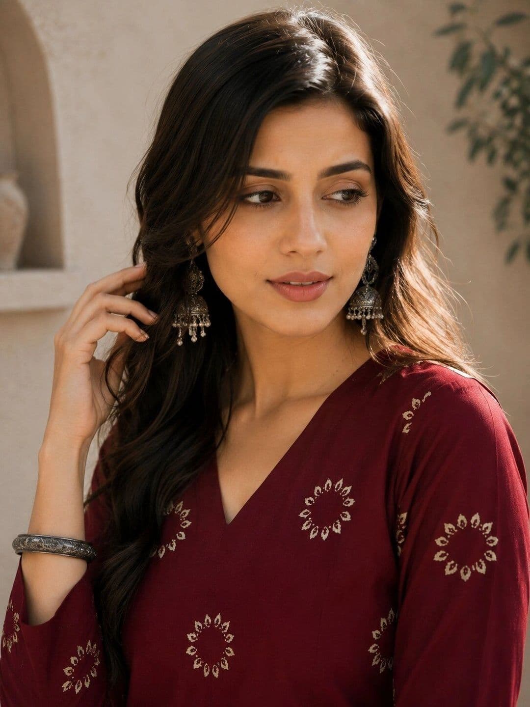 Hunaiza Women Floral Printed Kurta thumbnail 3