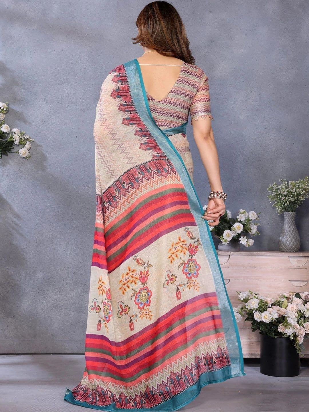 VS MALL Floral Linen Blend Saree thumbnail 4