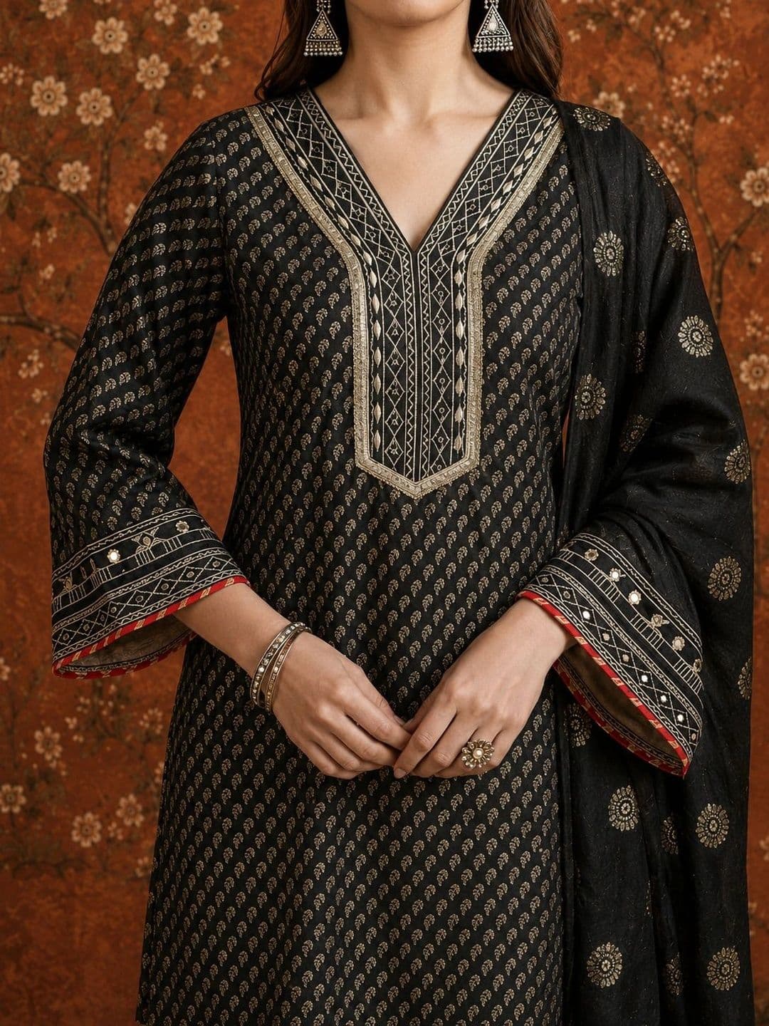 Sangria Women Ethnic Motifs Printed Regular Gotta Patti Kurta with Trousers & With Dupatta thumbnail 3