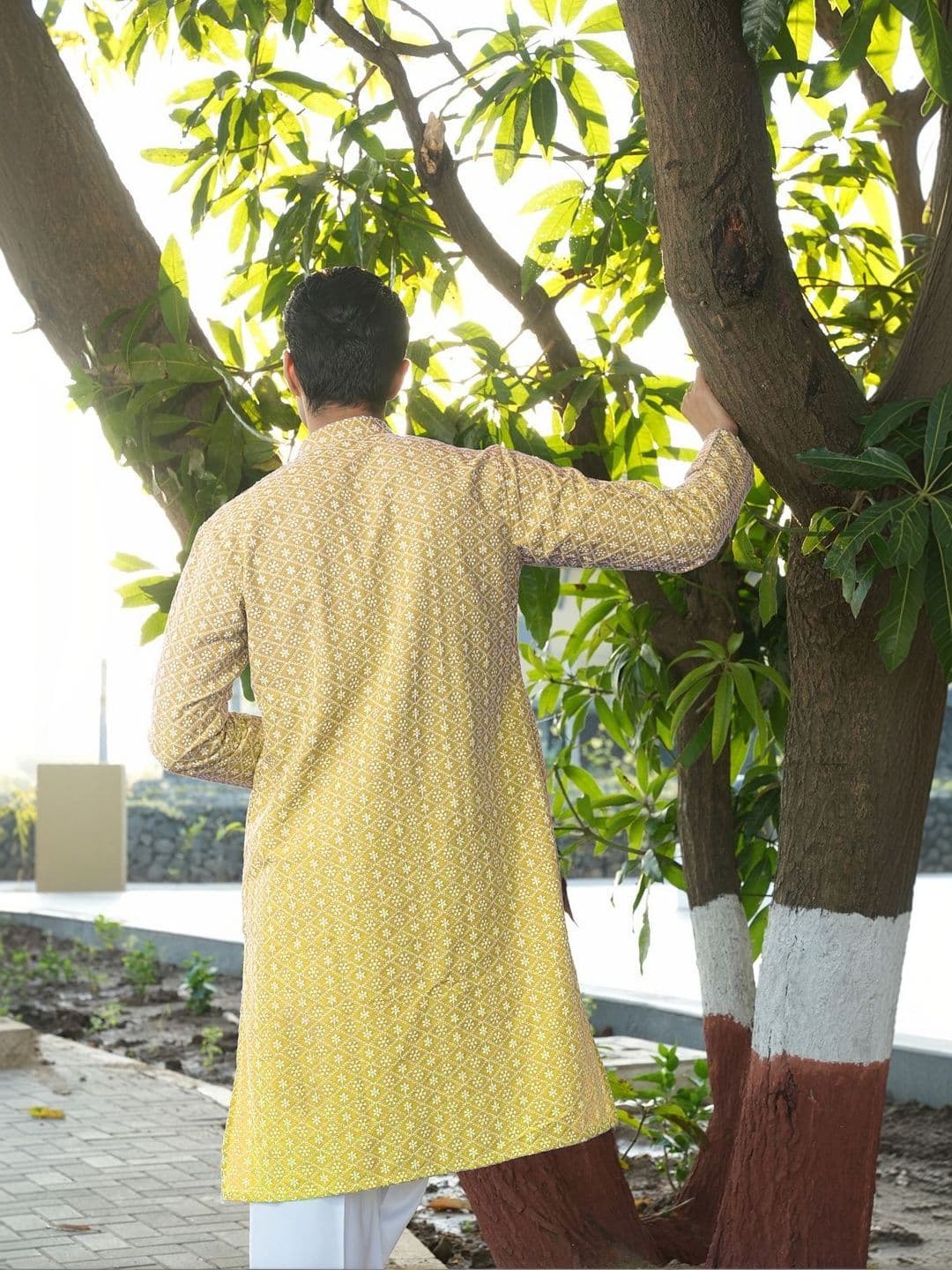 Anouk Men Geometric Embroidery Knee Length Straight Kurta thumbnail 12