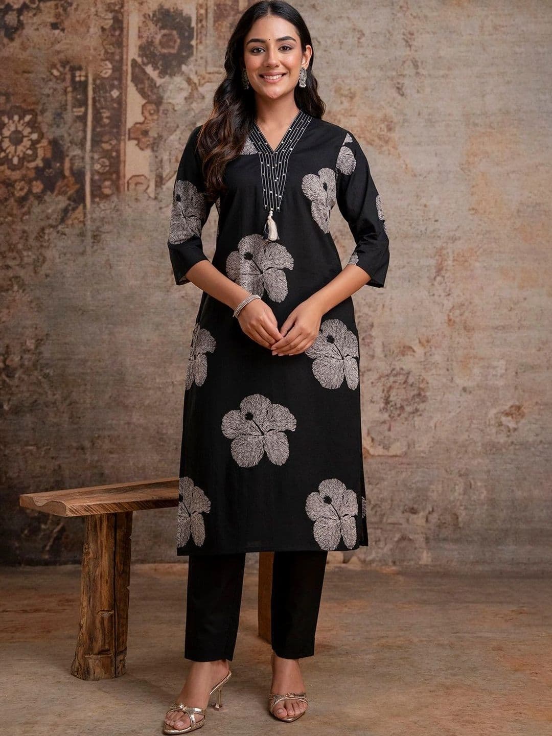 FERANOID Women Floral Printed Regular Pure Cotton Kurta with Trousers & With Dupatta thumbnail 3