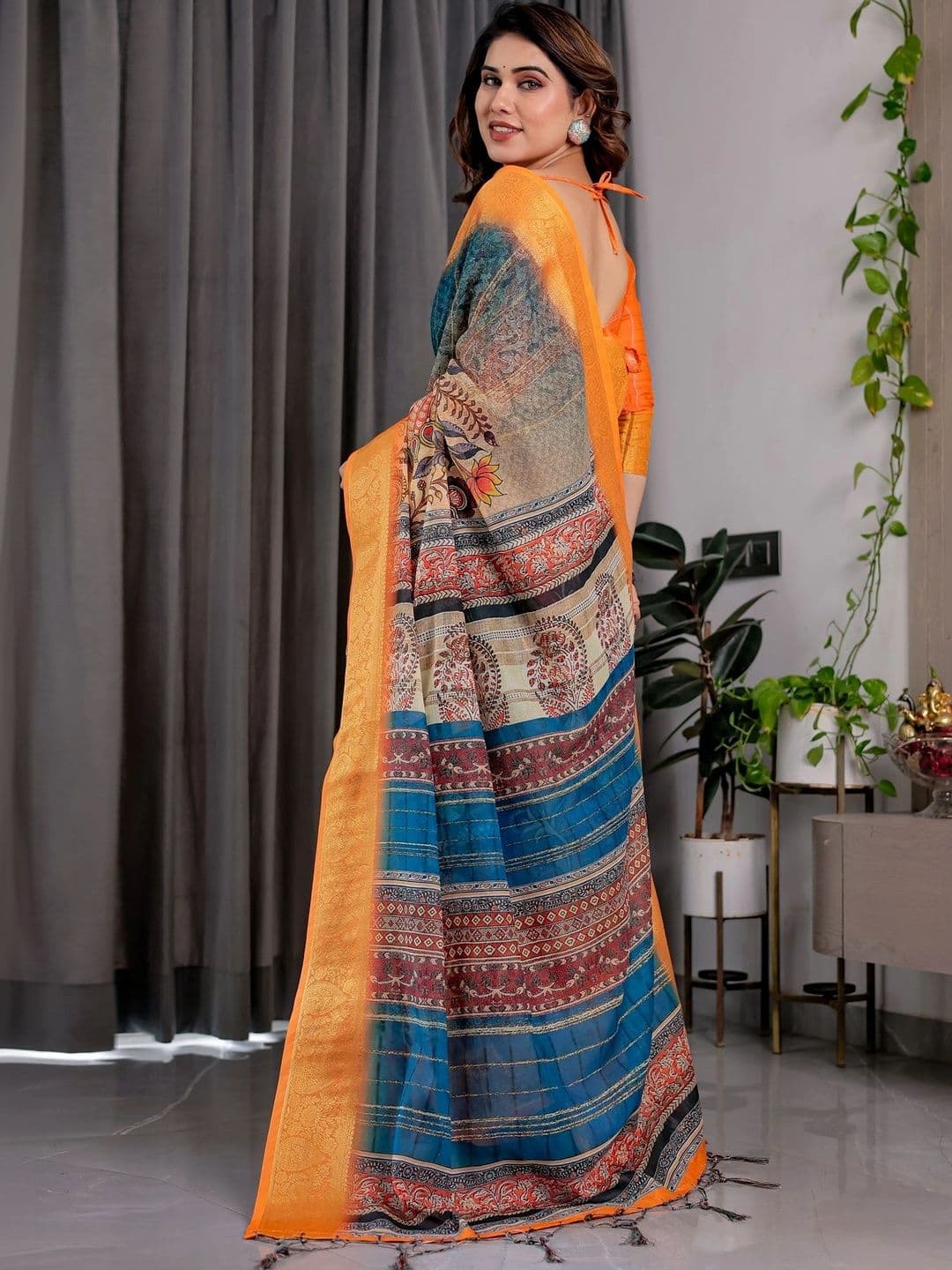 VS MALL Floral Linen Blend Saree thumbnail 3