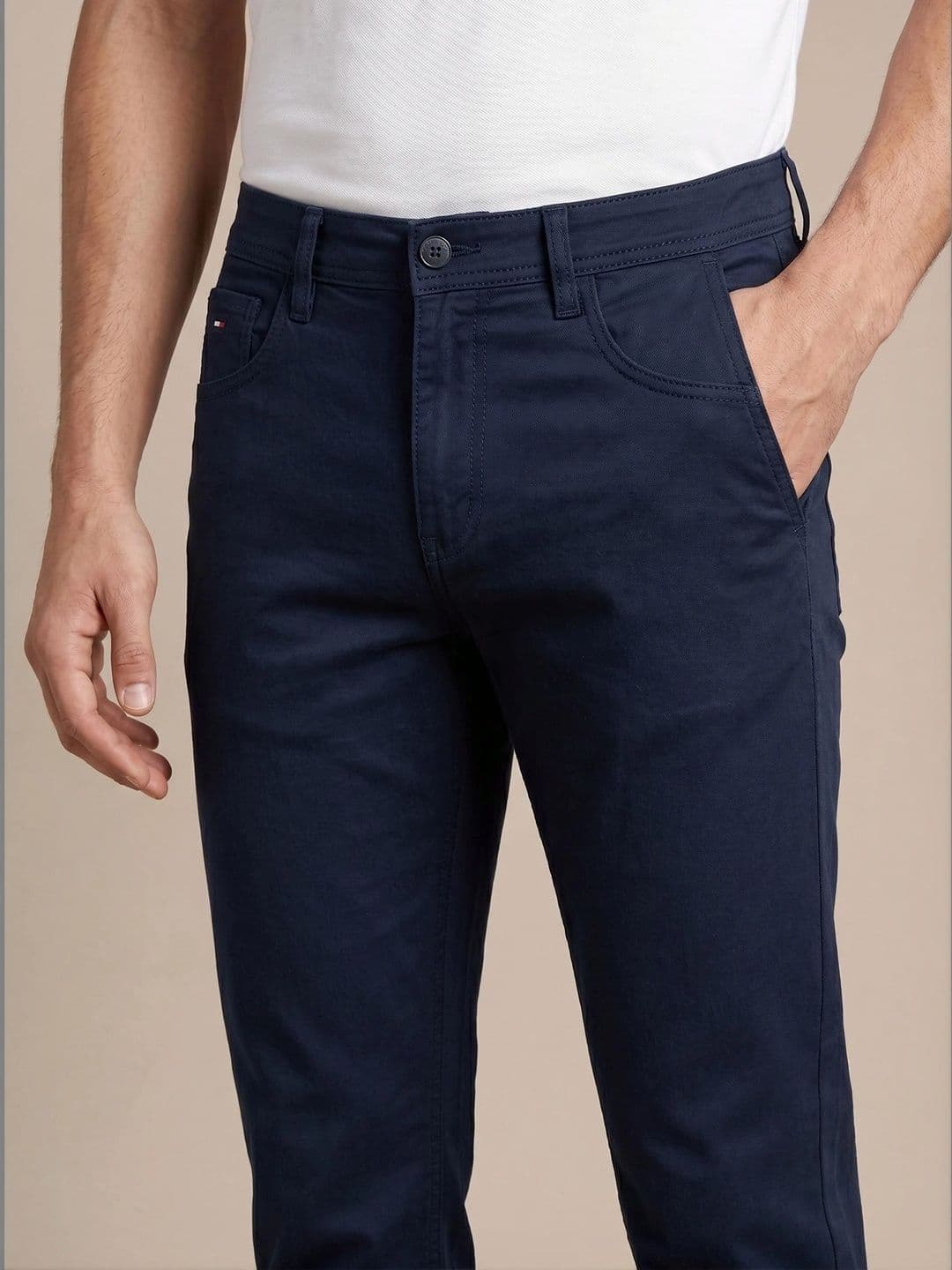 Turtle Men Narrow Skinny Fit Mid-Rise Stretchable Jeans thumbnail 4