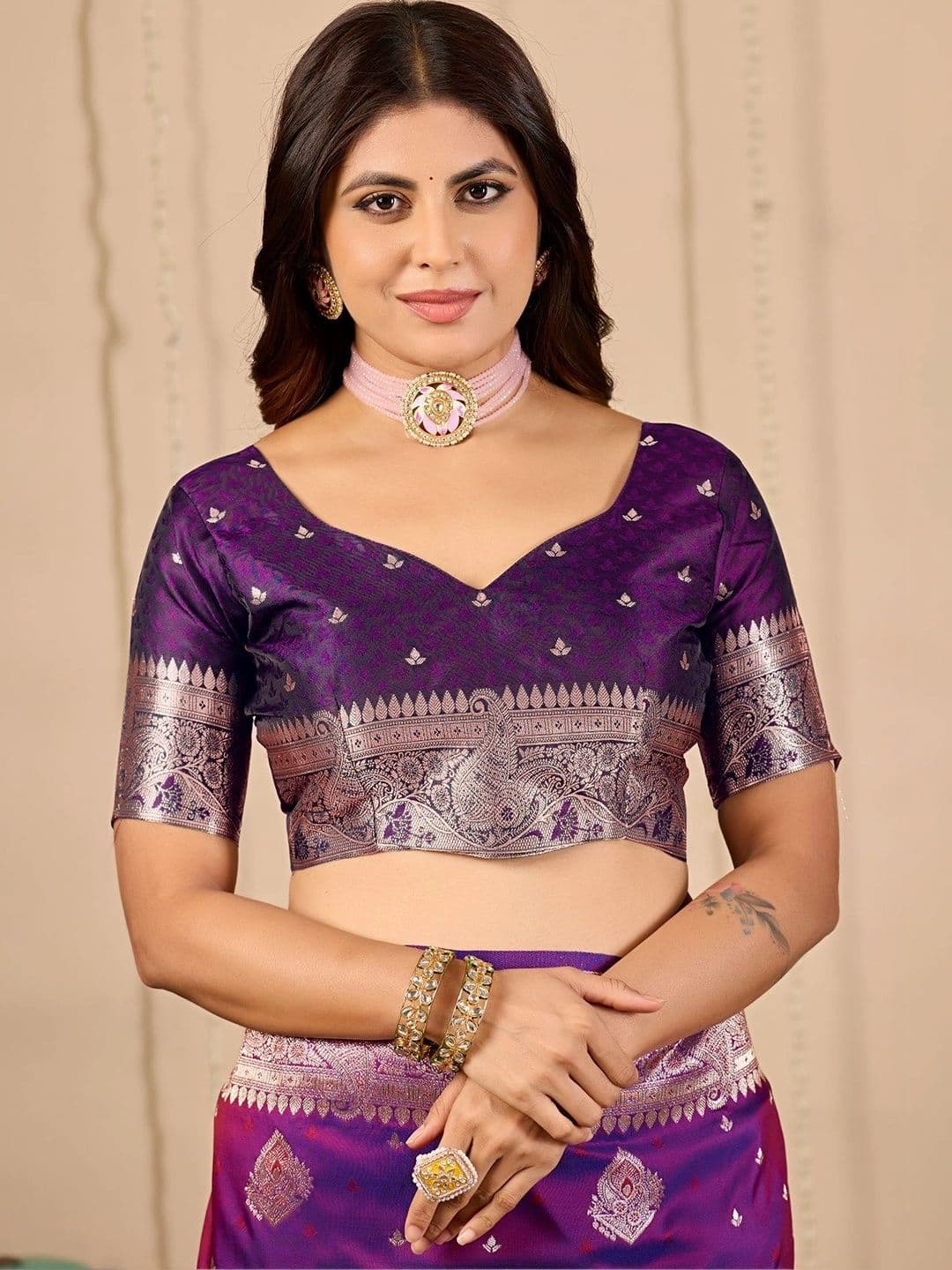 FABRINO Paisley Zari Banarasi Saree thumbnail 6