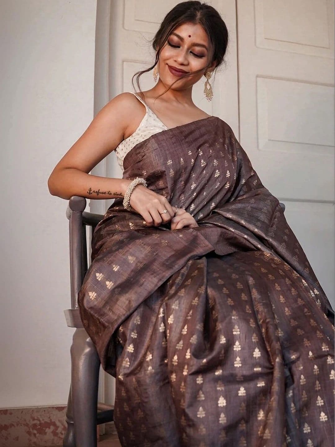 HERE&NOW Woven Design Zari Silk Blend Banarasi Saree thumbnail 4