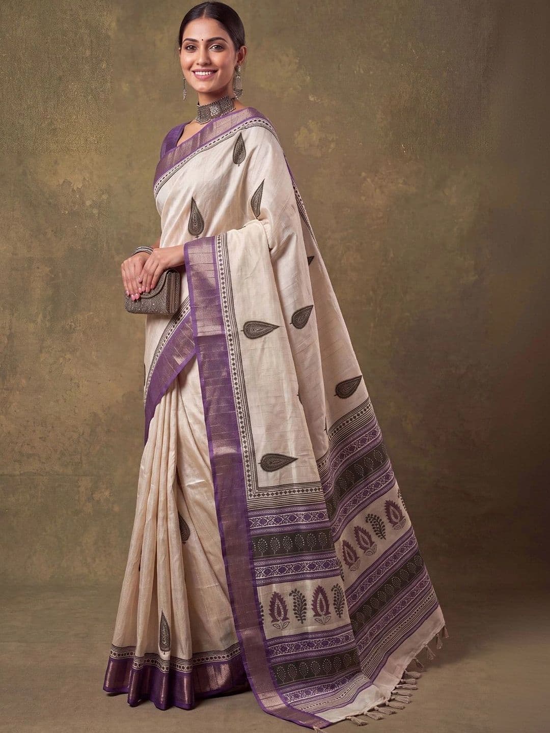 Anouk Ethnic Motifs Silk Cotton Designer Tussar Saree thumbnail 3