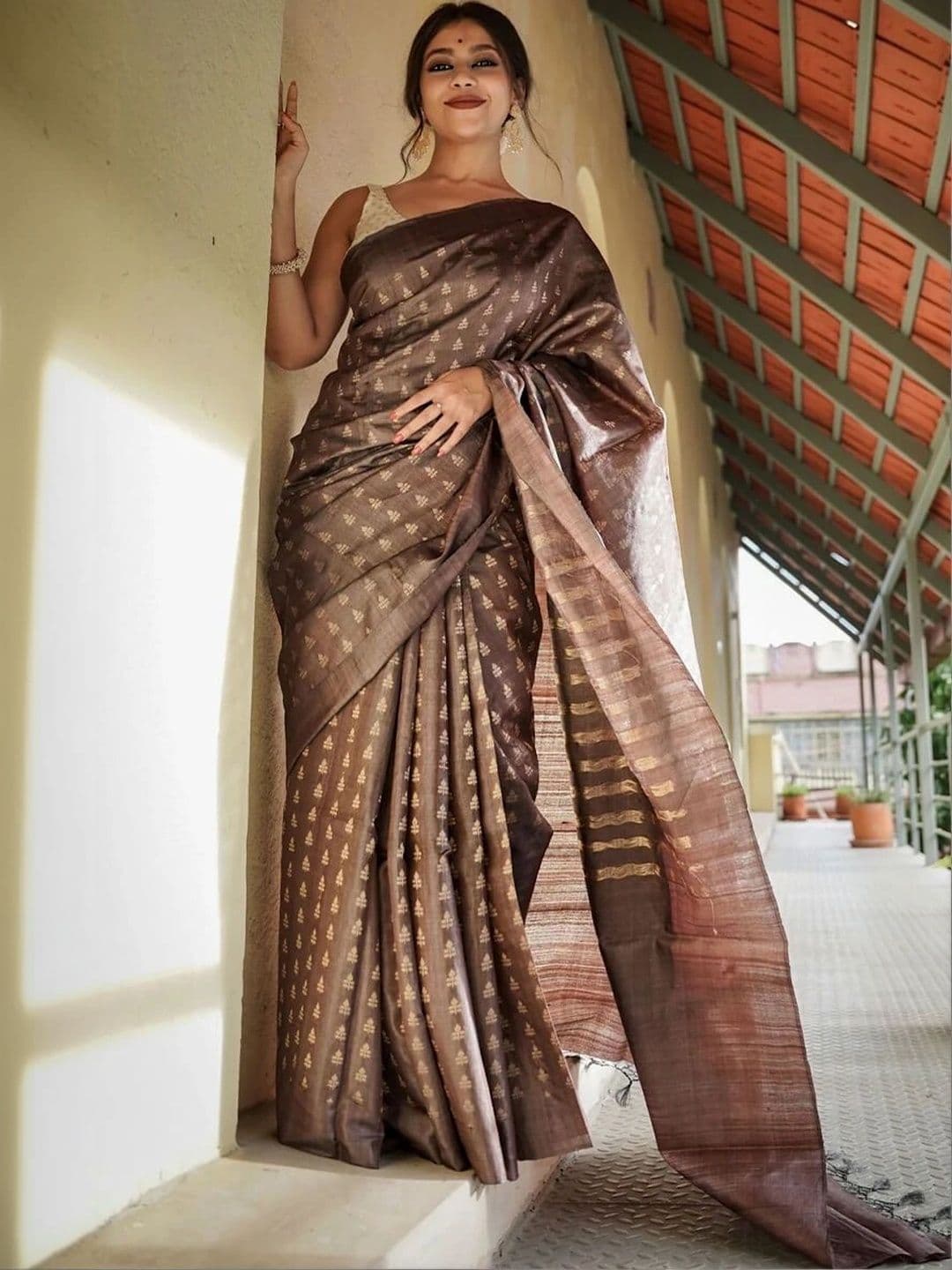 HERE&NOW Woven Design Zari Silk Blend Banarasi Saree - view 1