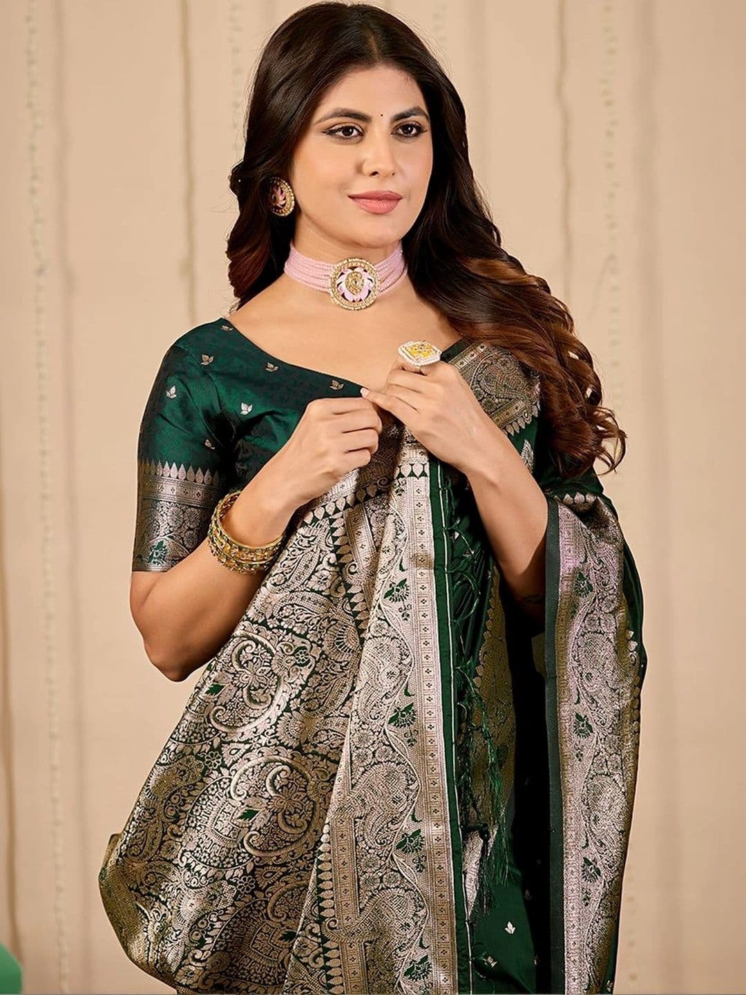 FABRINO Woven Design Zari Banarasi Saree thumbnail 6