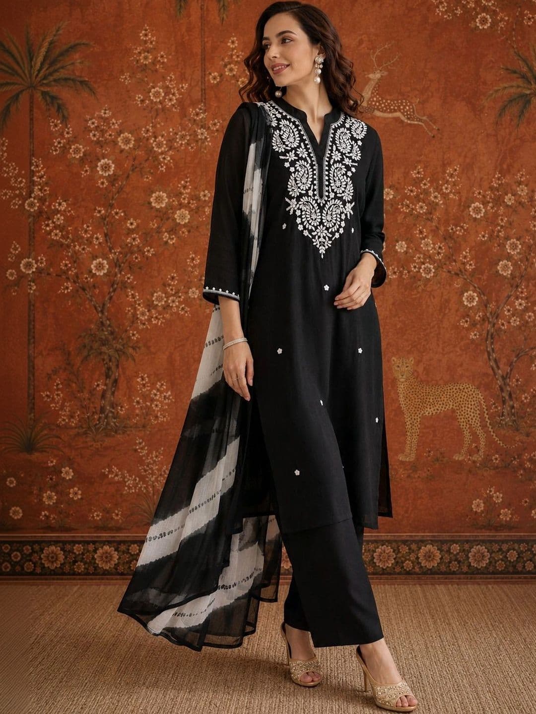 Sangria Women Ethnic Embroidered Regular Thread Work Kurta with Trousers & With Dupatta thumbnail 7