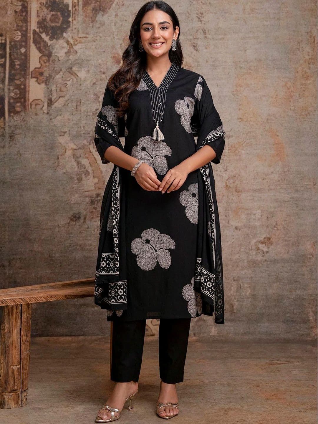 FERANOID Women Floral Printed Regular Pure Cotton Kurta with Trousers & With Dupatta thumbnail 6