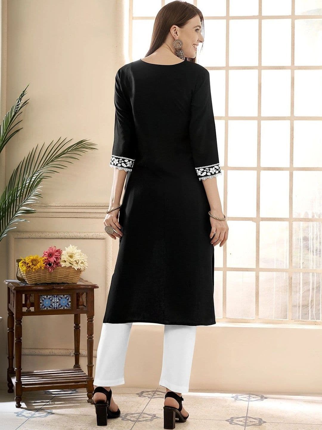 Sangria Women Floral Embroidered Regular Thread Work Pure Cotton Kurta with Trousers thumbnail 4