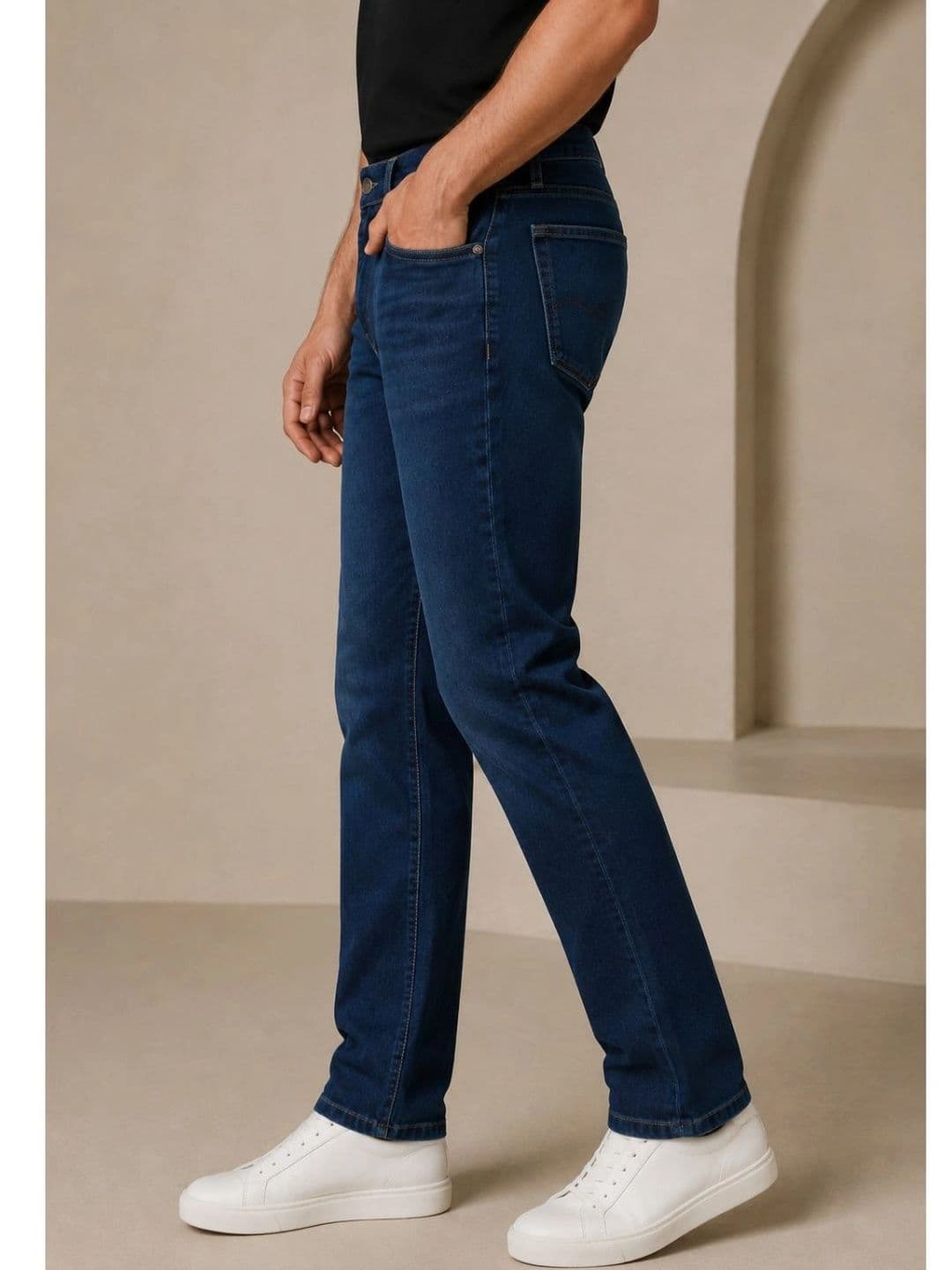 ZUSH Men Straight Fit Mid-Rise Stretchable Jeans thumbnail 2