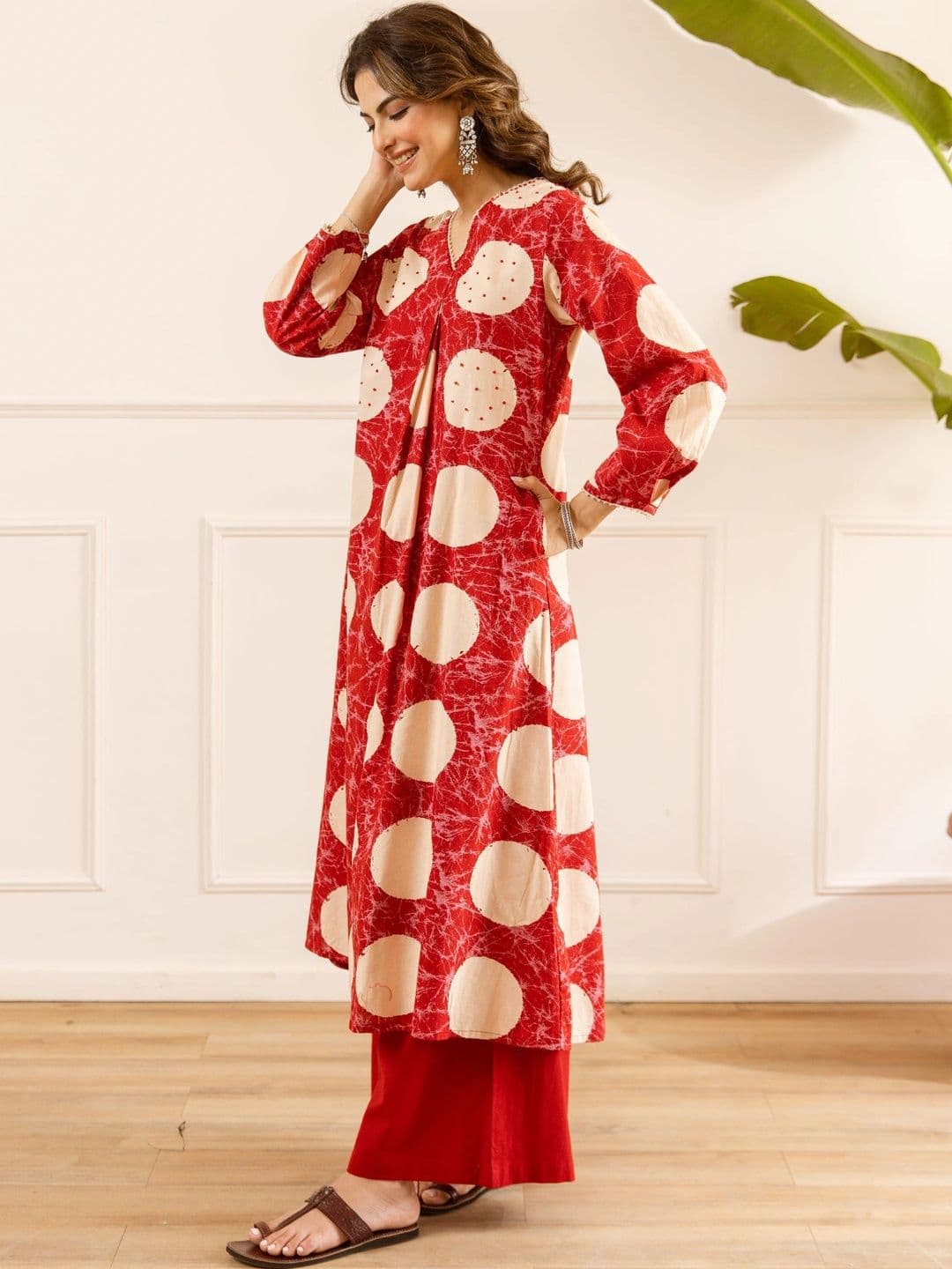 Nehamta Women Printed Regular Kurta with Palazzos thumbnail 7