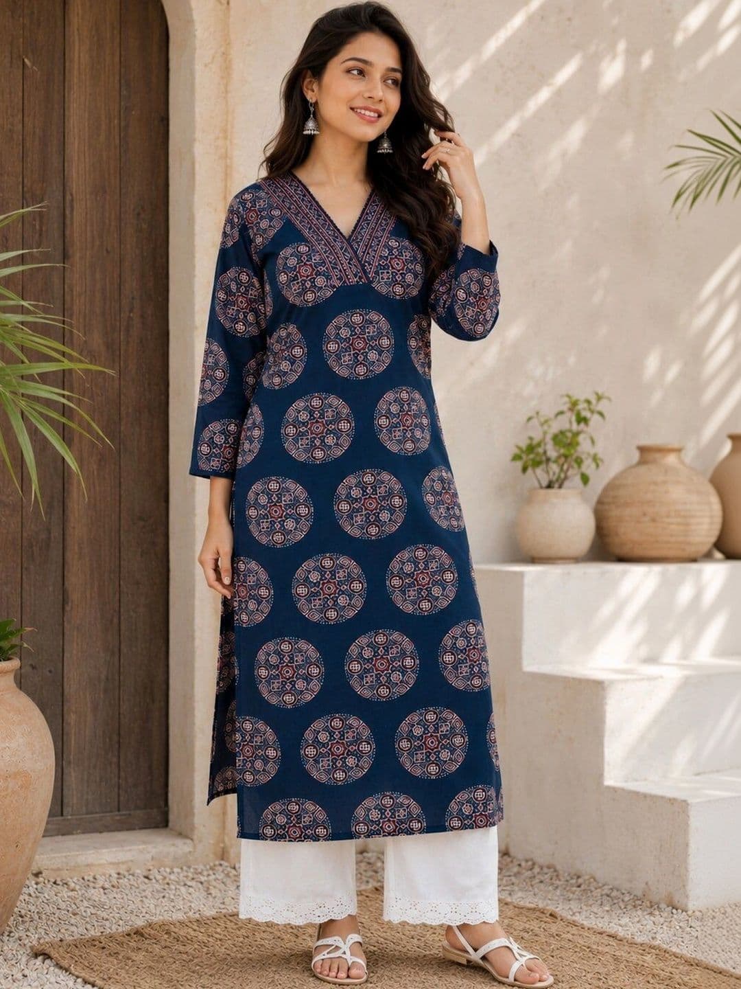 Hunaiza Women Ethnic Motifs Printed Indie Prints Kurta thumbnail 2