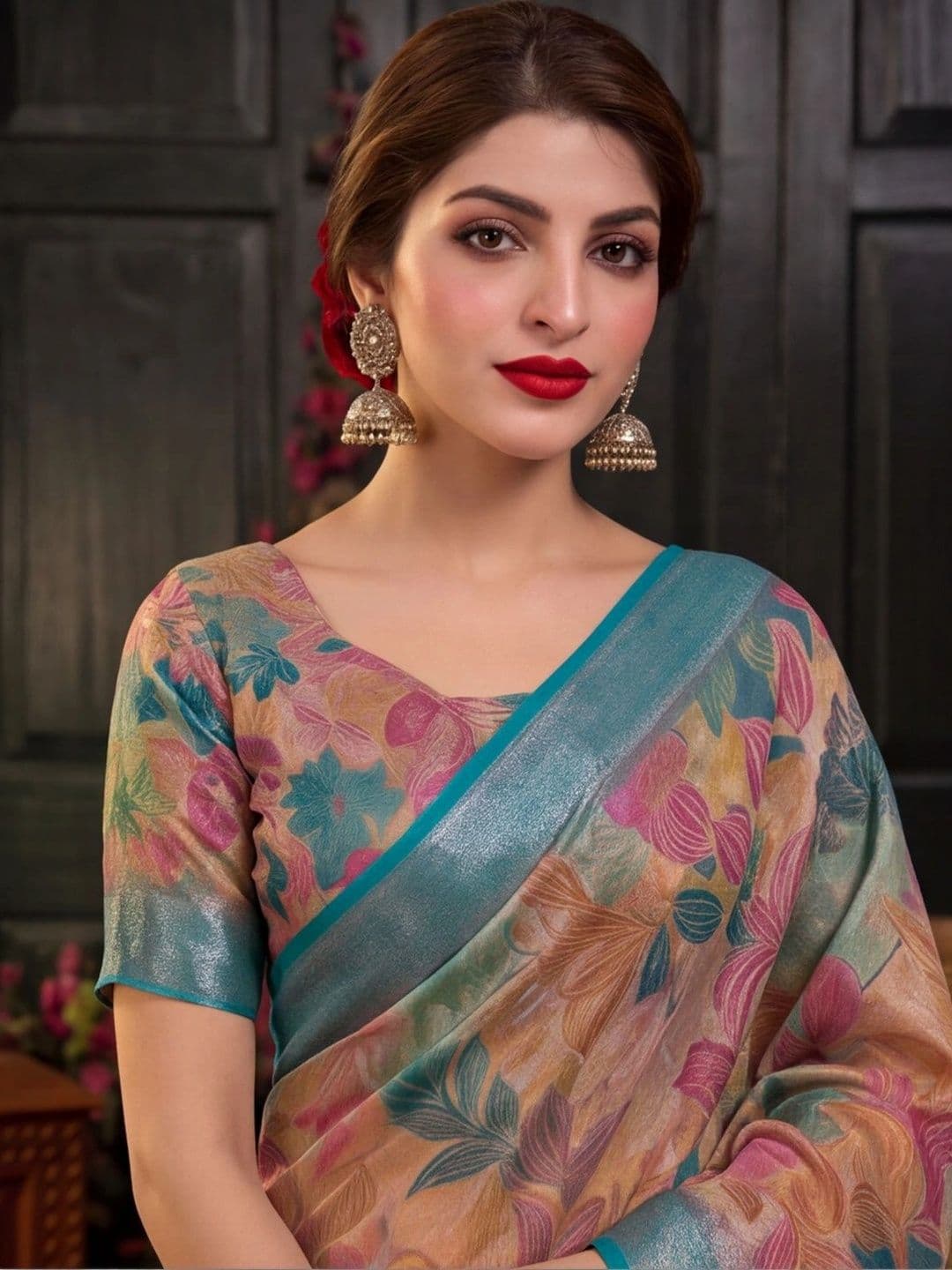 Mitera Women Floral Zari Silk Cotton Fusion Saree thumbnail 3