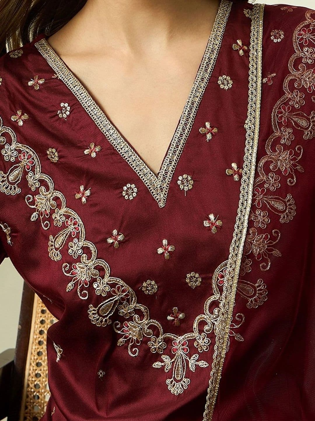 AVANSHEE Women Ethnic Motifs Embroidered Regular Kurta with Trousers & With Dupatta thumbnail 4