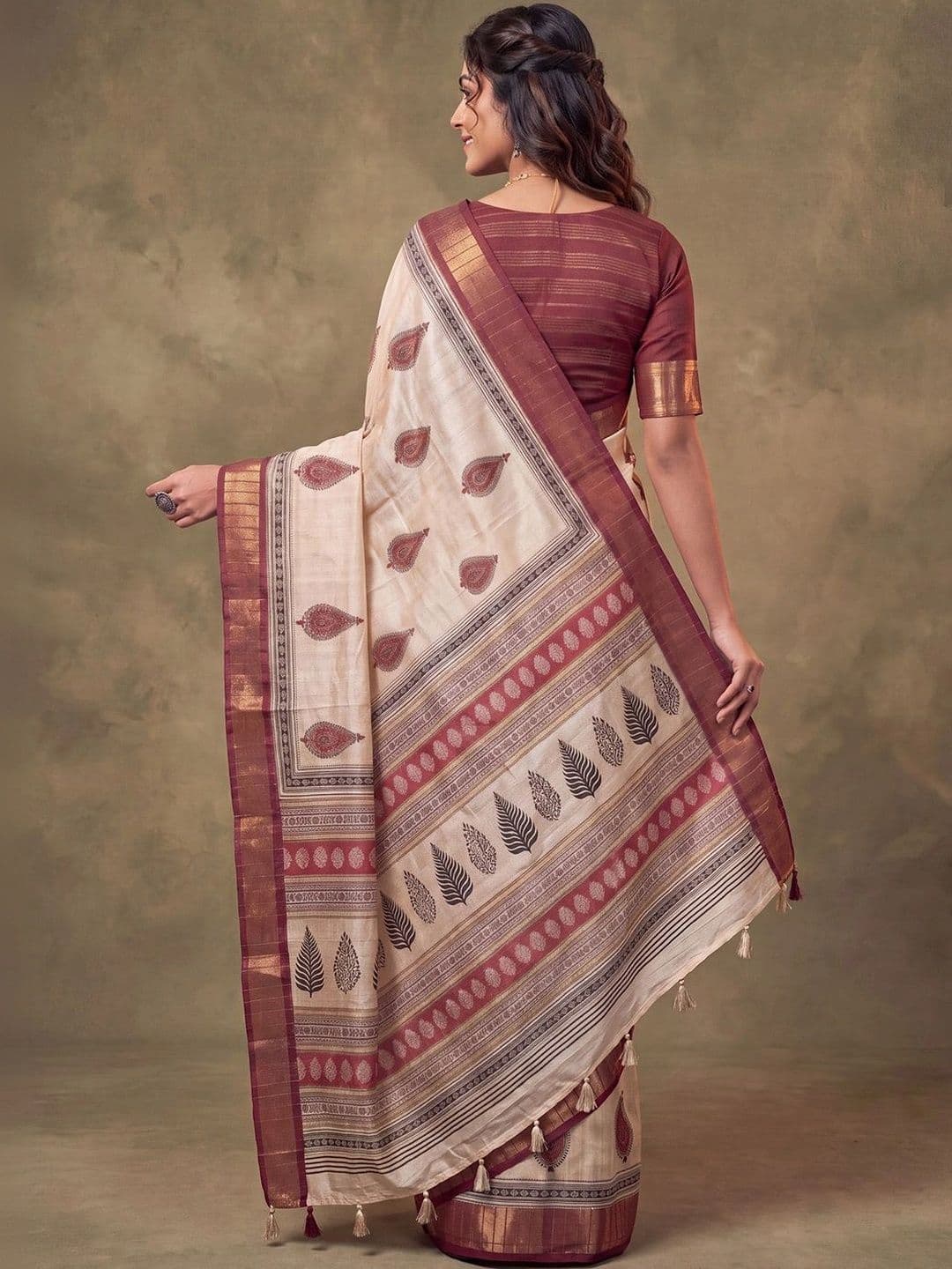 Anouk Ethnic Motifs Silk Cotton Designer Tussar Saree thumbnail 4
