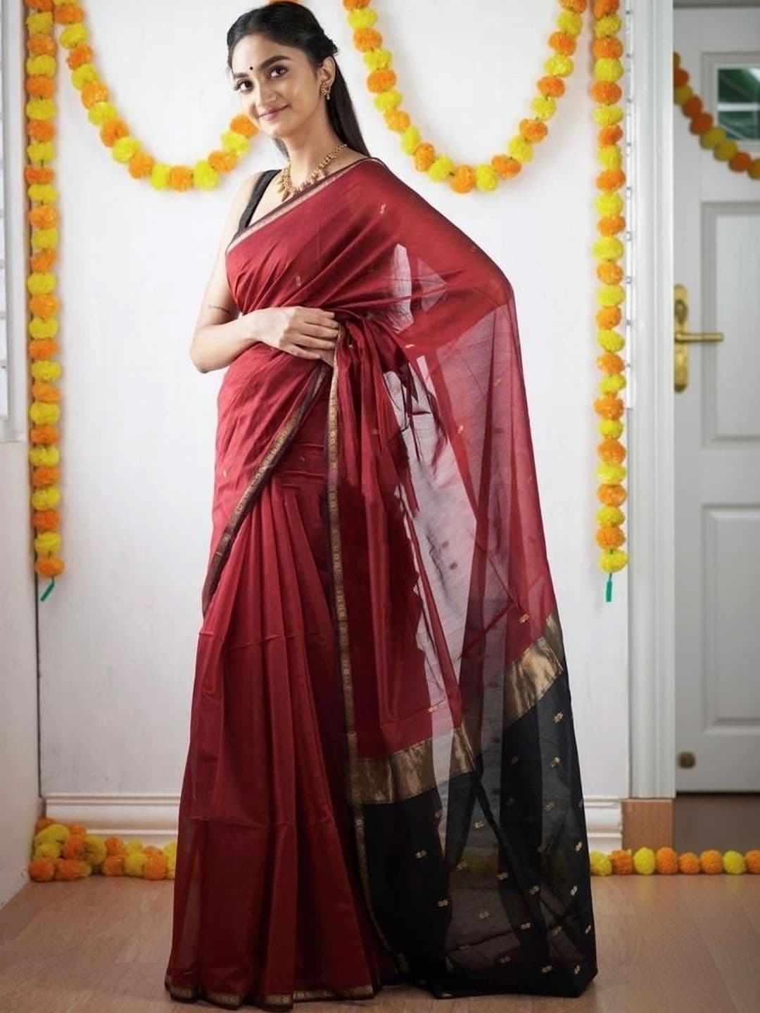 HERE&NOW Woven Design Zari Silk Blend Banarasi Saree - view 1