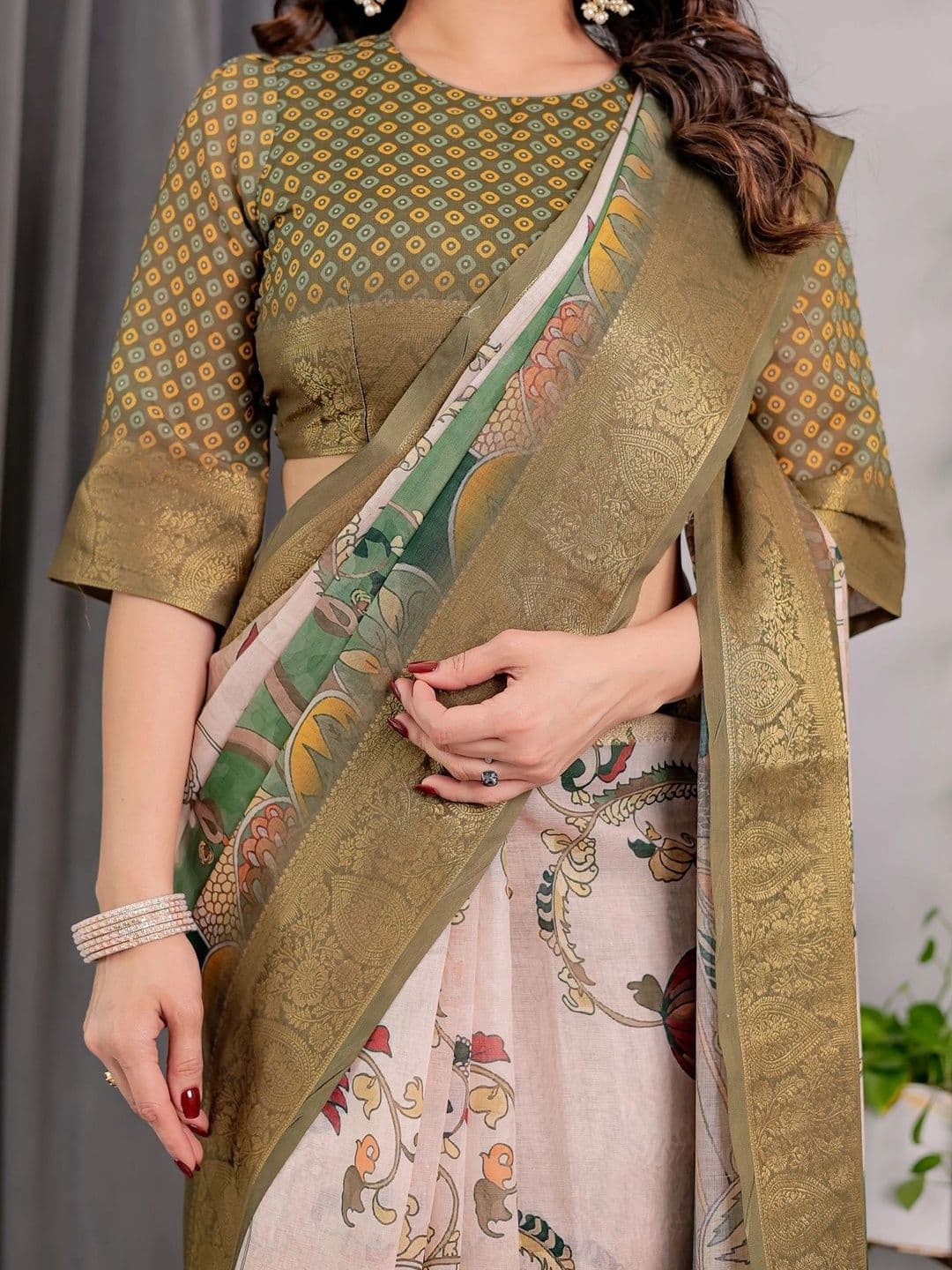 VS MALL Woven Design Zari Linen Blend Saree thumbnail 2