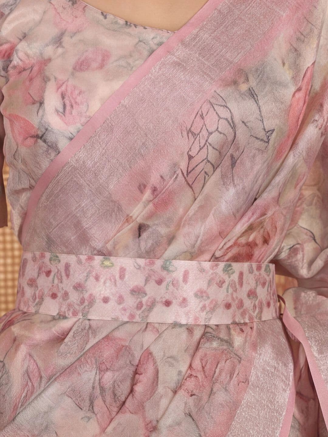 Mitera  Women Floral Zari Silk Cotton Fusion Saree thumbnail 3