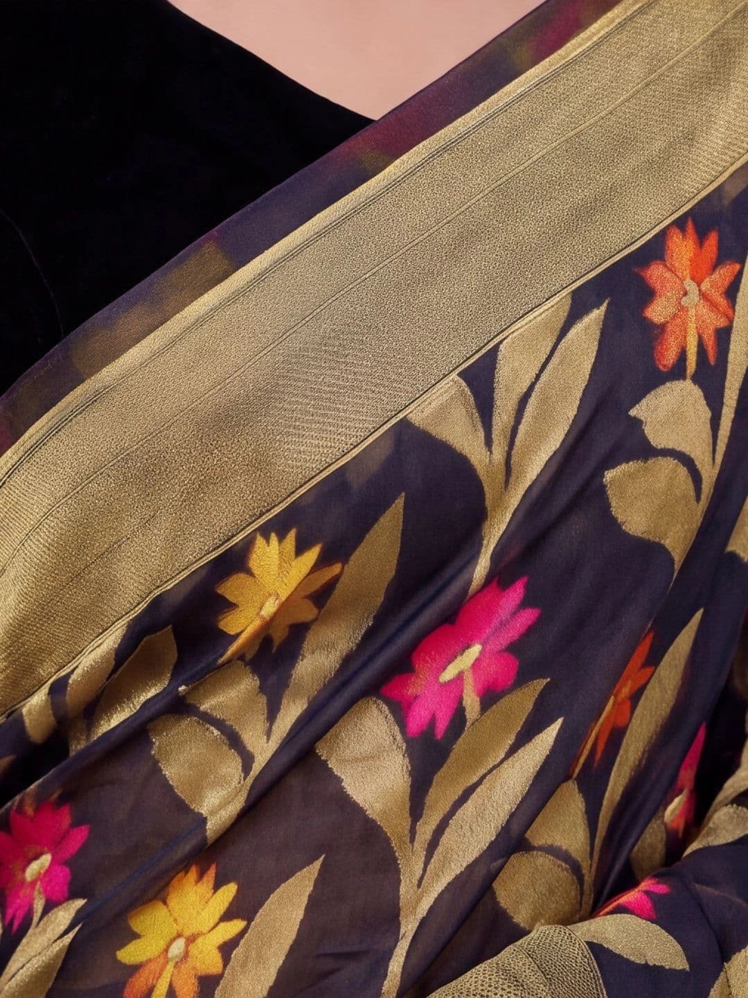 Mitera Woven Design Zari Silk Cotton Fusion Banarasi Saree thumbnail 3