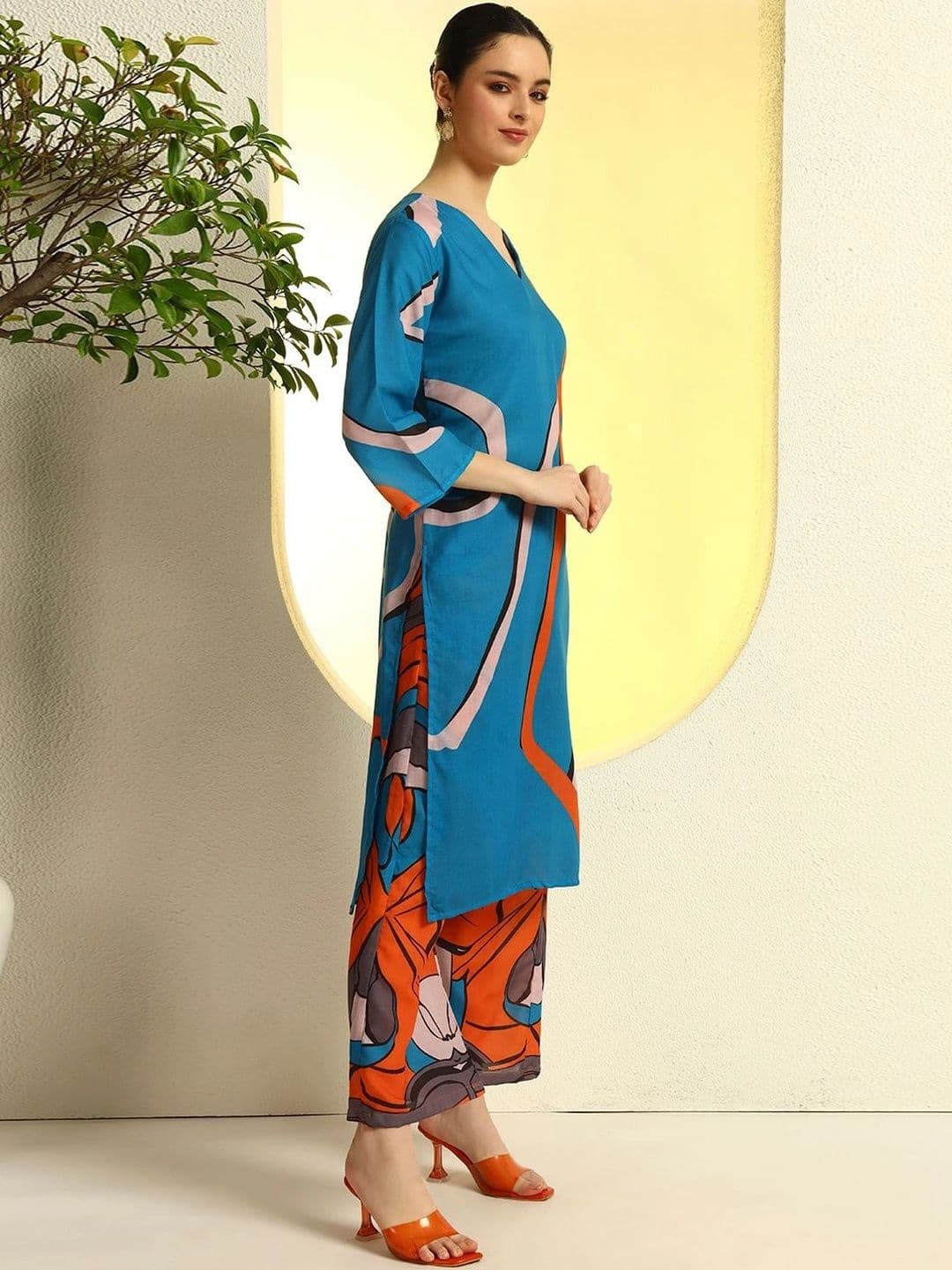 DAARI Women Printed Regular Kurta with Palazzos thumbnail 4