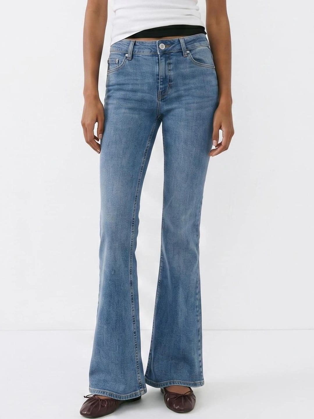 Roadster Women Bootilicious Bootcut High-Rise Stretchable Jeans - view 1