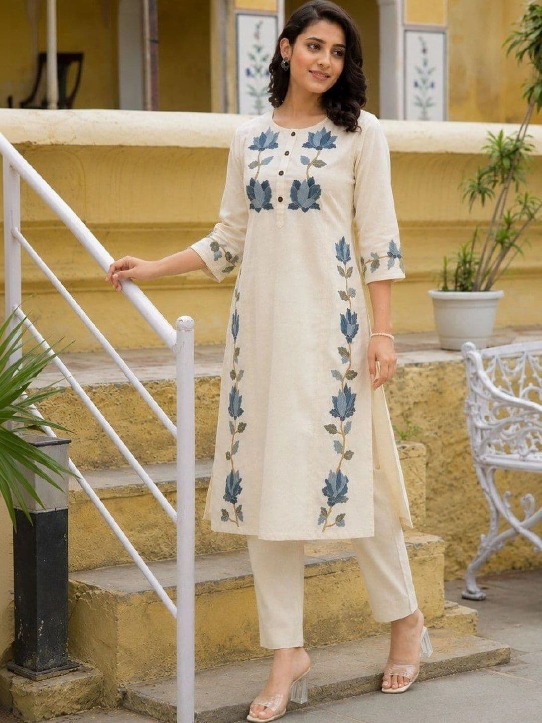 Chandbaali Women Ethnic Motifs Embroidered Pure Cotton Kurta with Trousers thumbnail 5