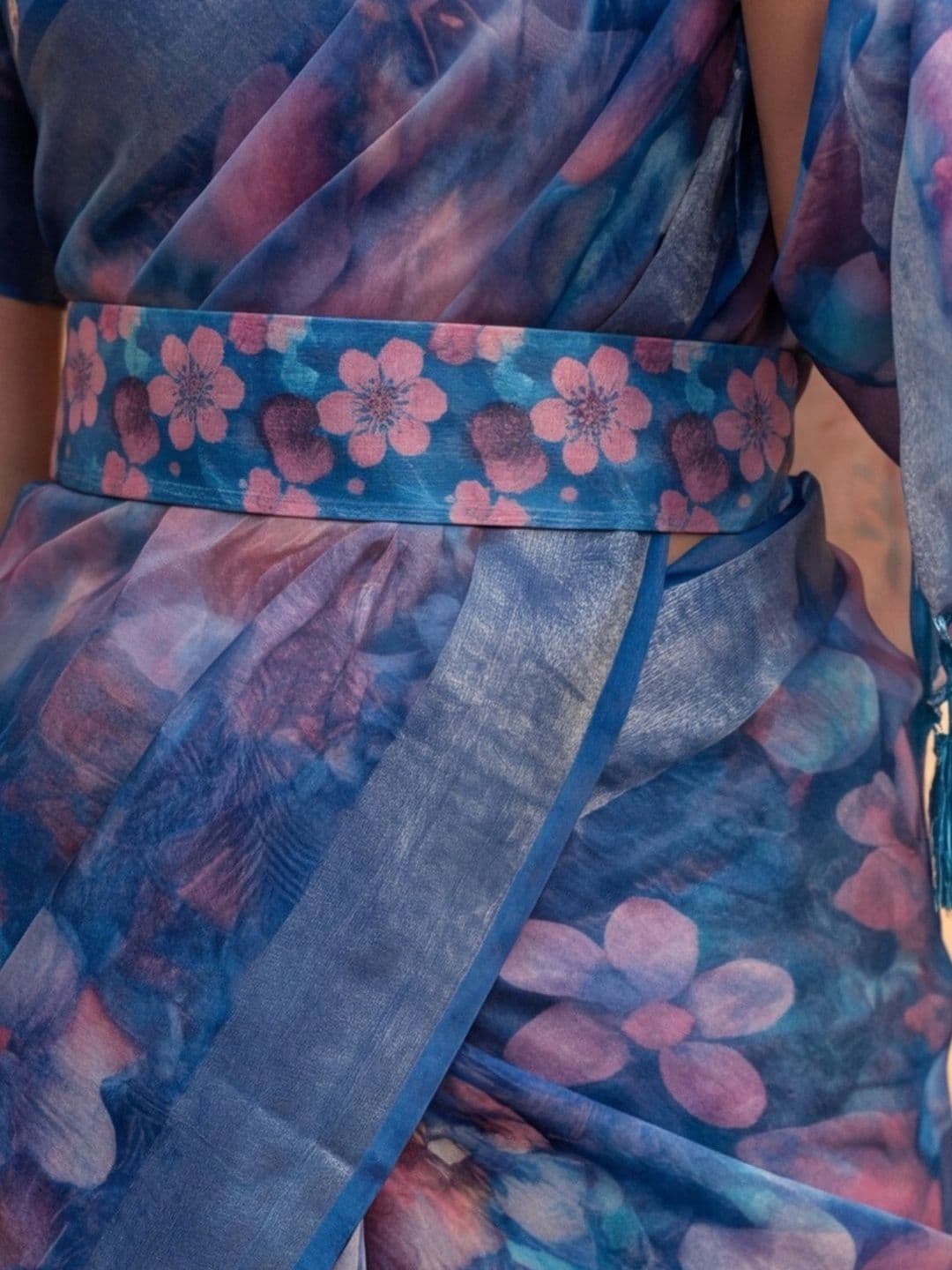 Mitera Floral Zari Silk Cotton Fusion Saree thumbnail 5